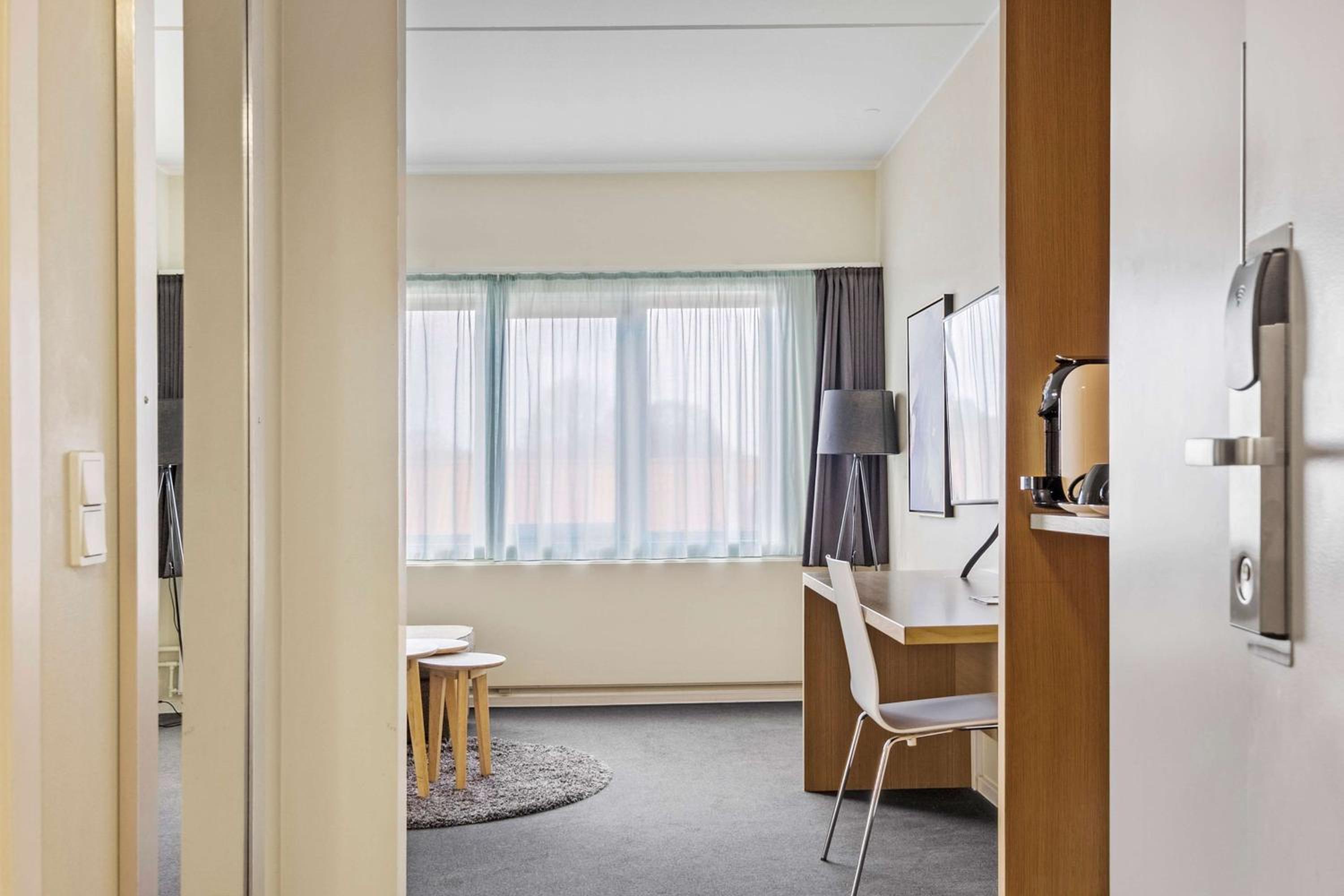 Junior King Suite - Photo 4