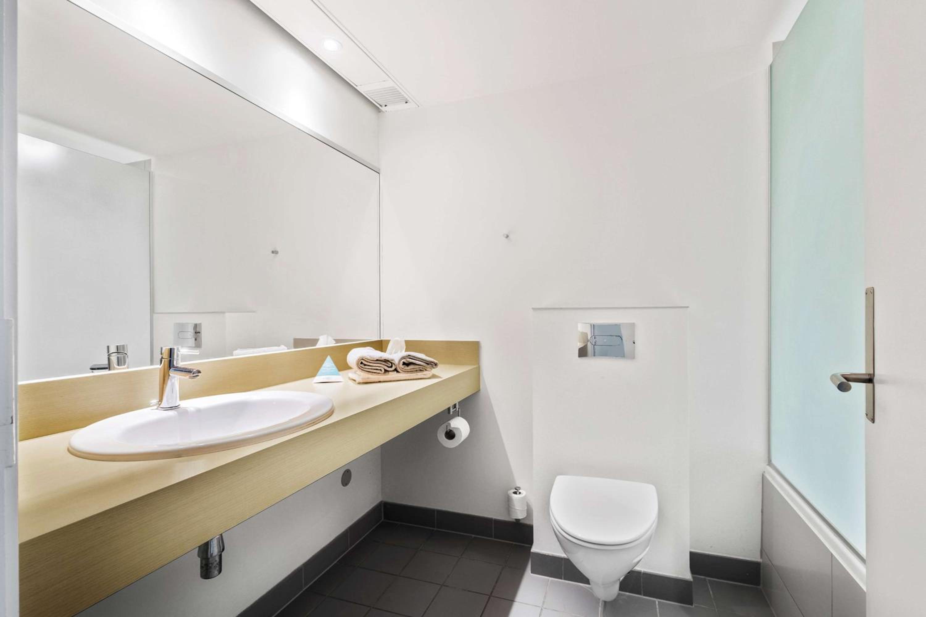 Junior King Suite - Photo 6