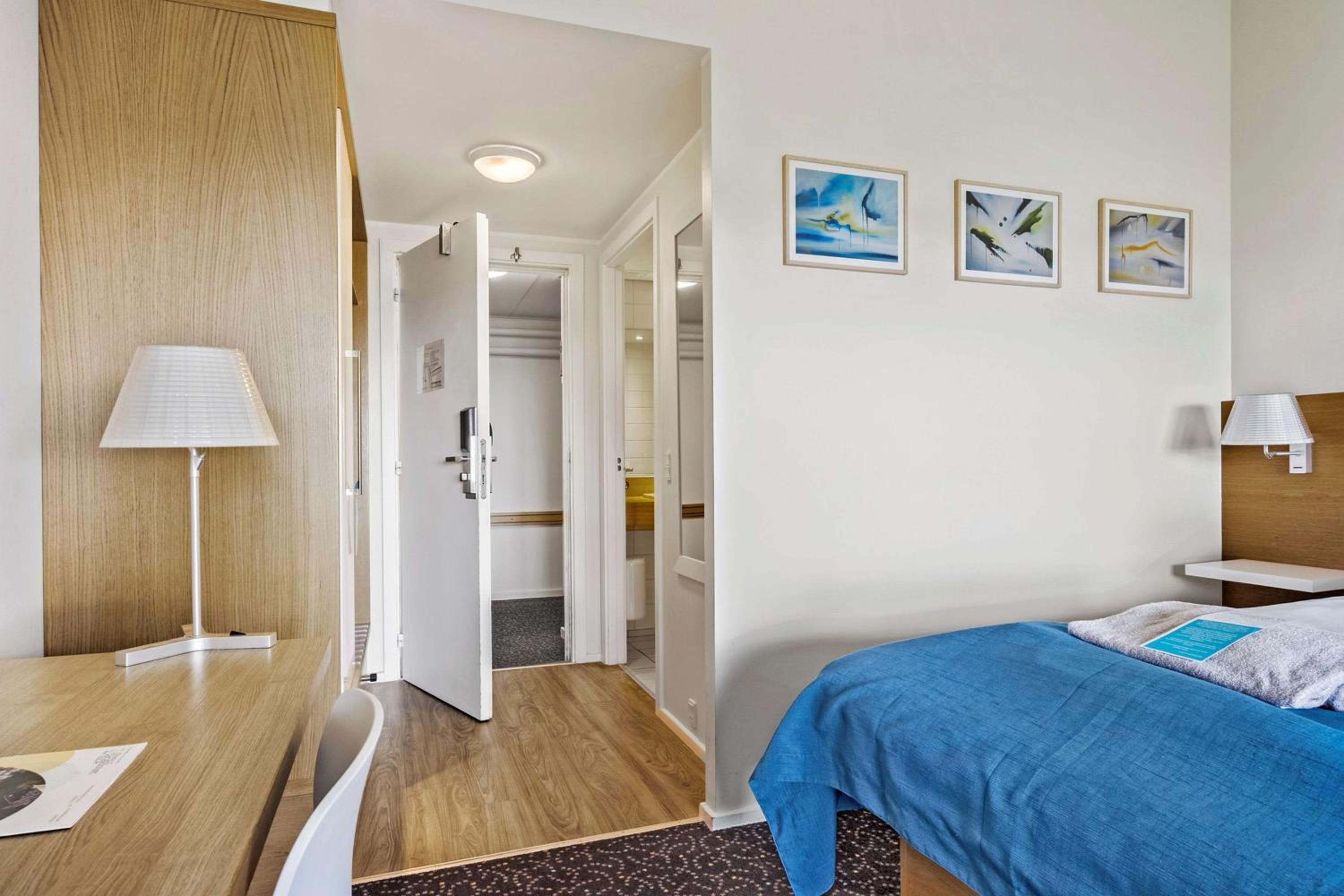 Standard Twin Room - Photo 1