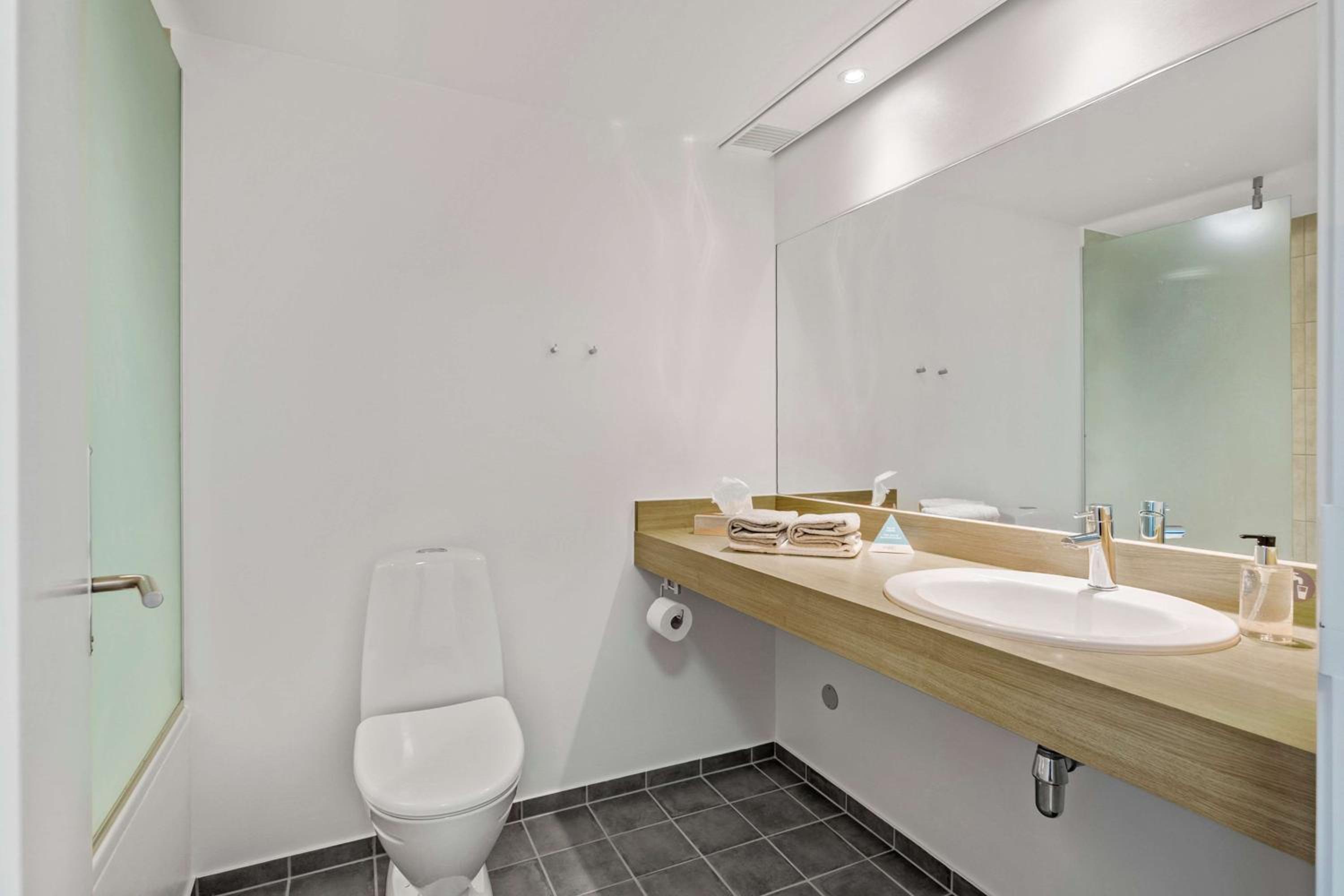 Standard Twin Room - Photo 6