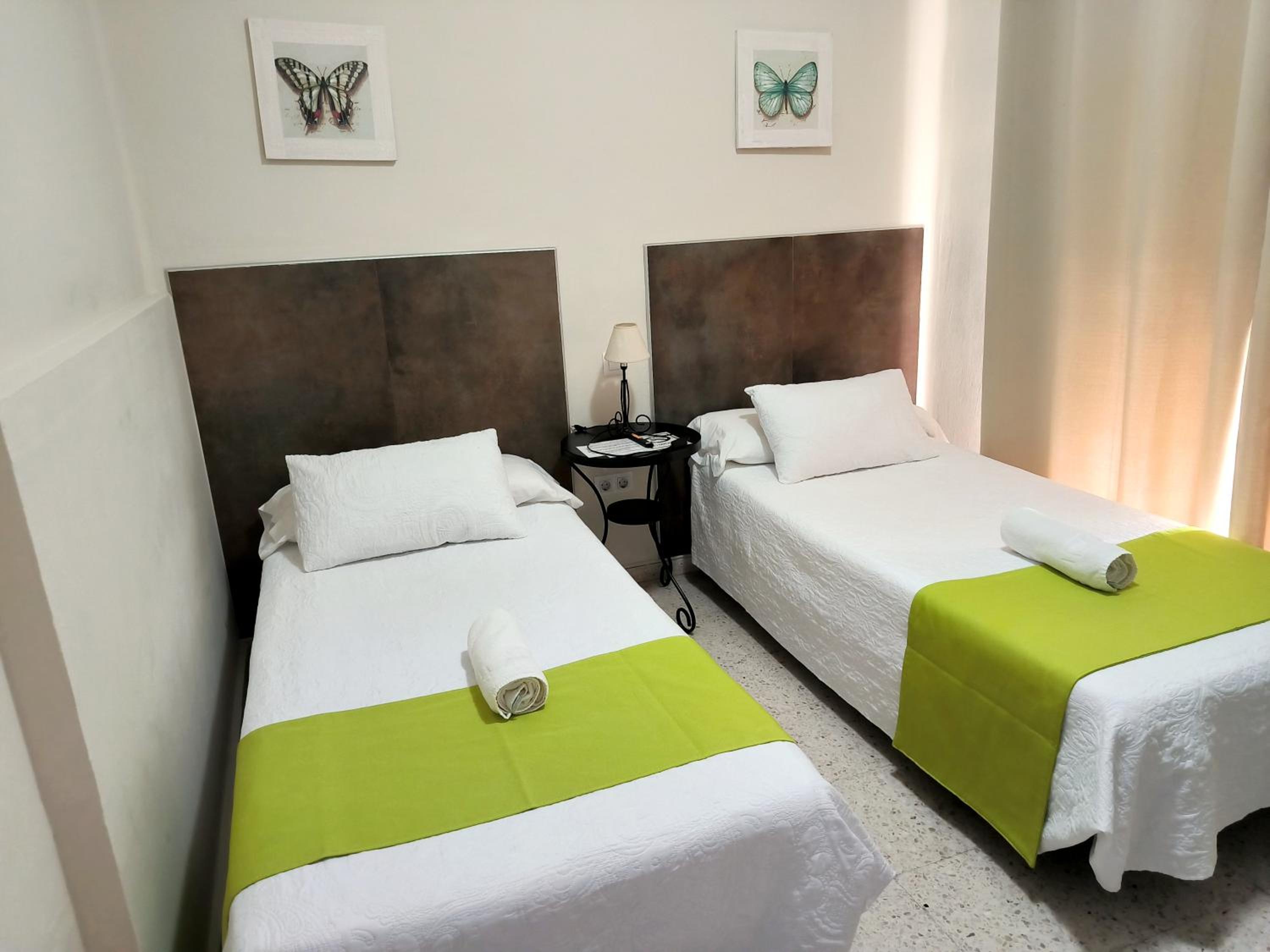 Habitación Doble con Baño Compartido