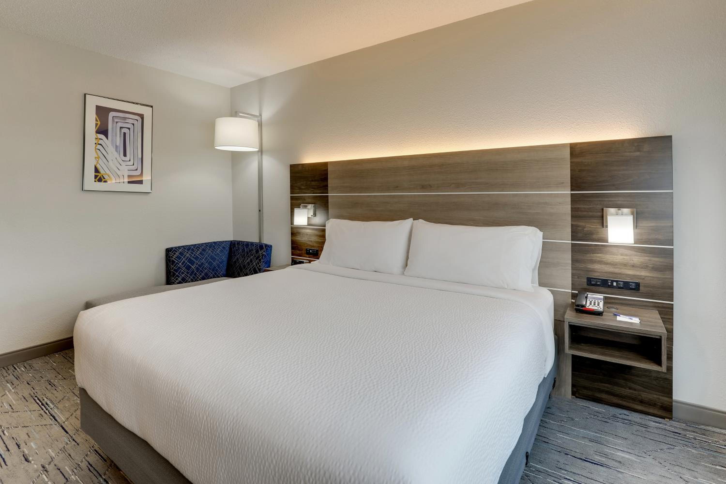 King Room - Hearing Accessible