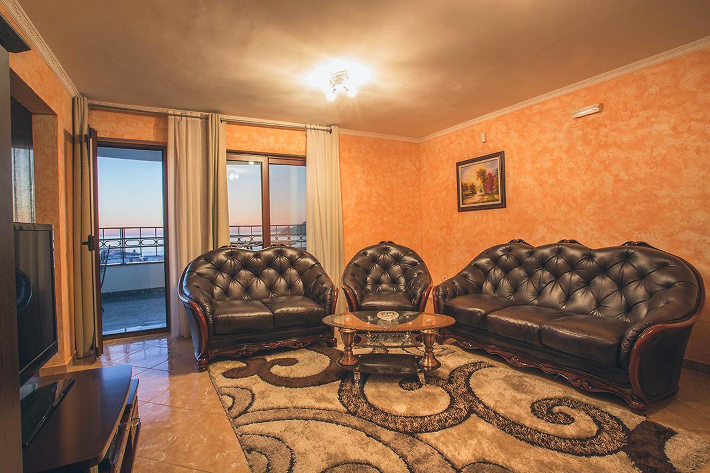 One-Bedroom Apartment - Sea Side