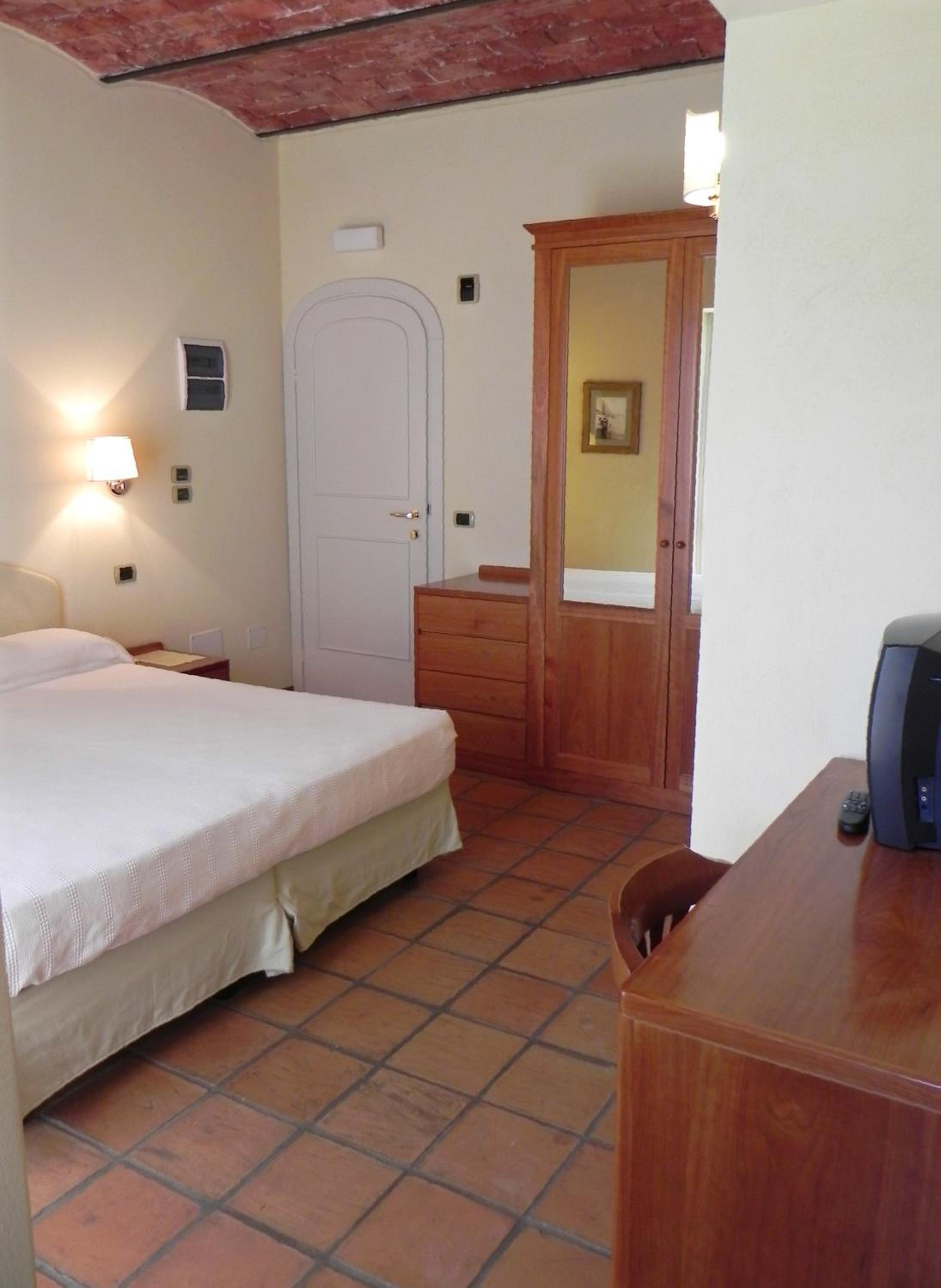 Double Room - Photo 3