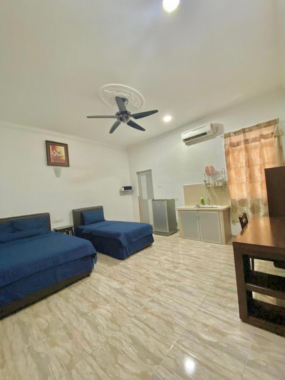 Triple Room - Photo 11