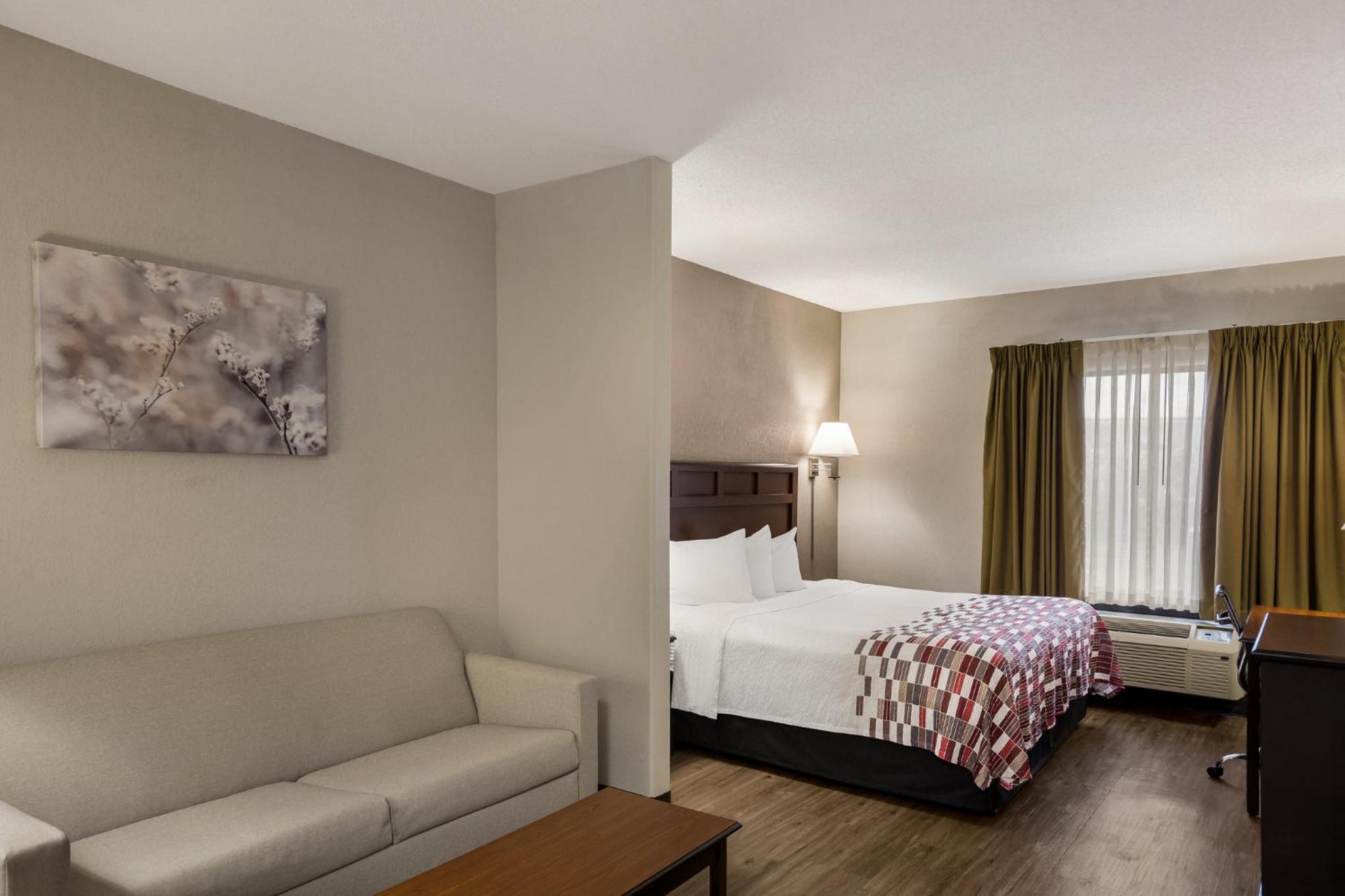 Suite King with Kitchenette Non-Smoking photo 2