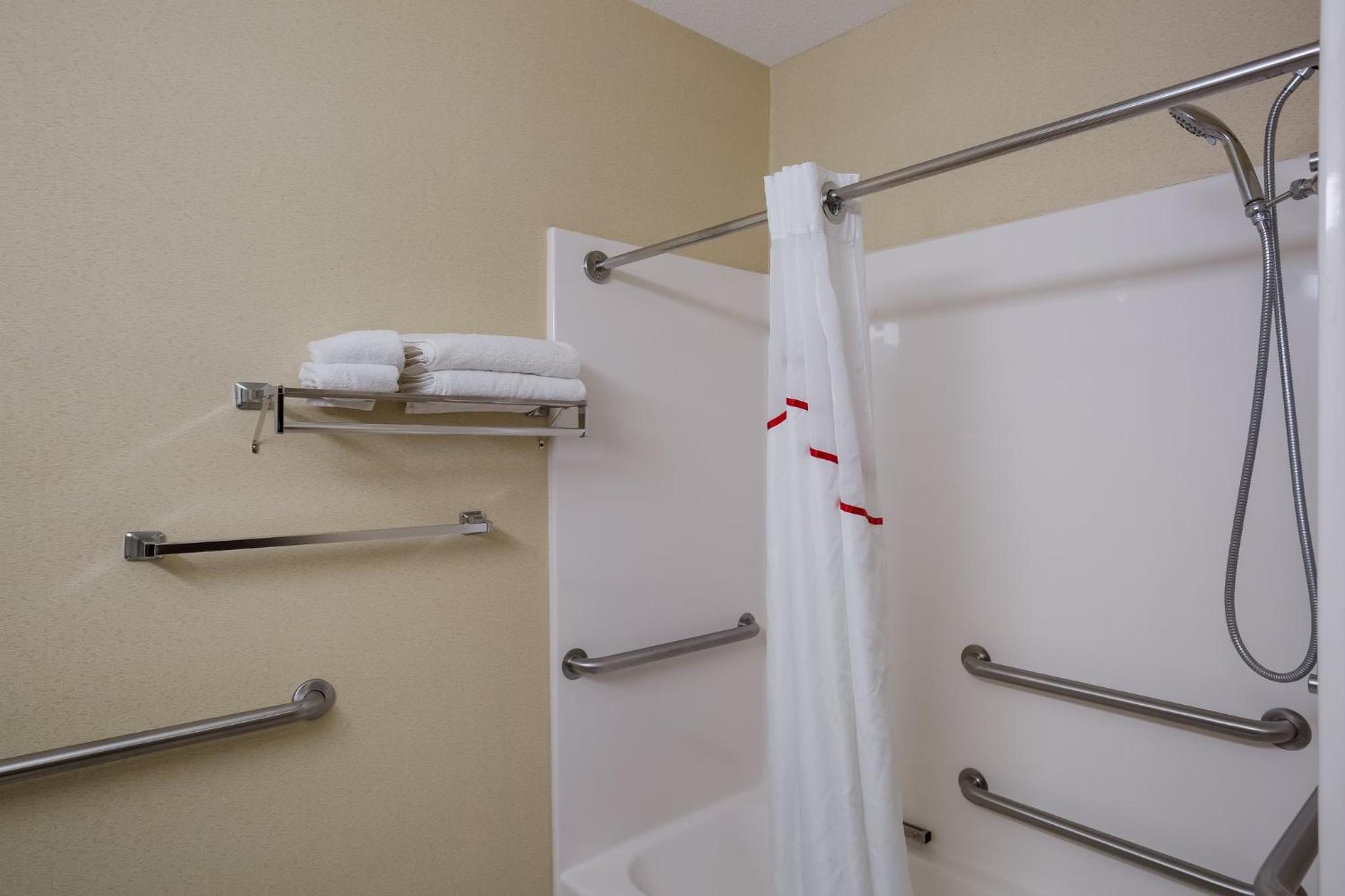 Deluxe Room with Two Double Beds Disability Access Non-Smoking - Photo 3