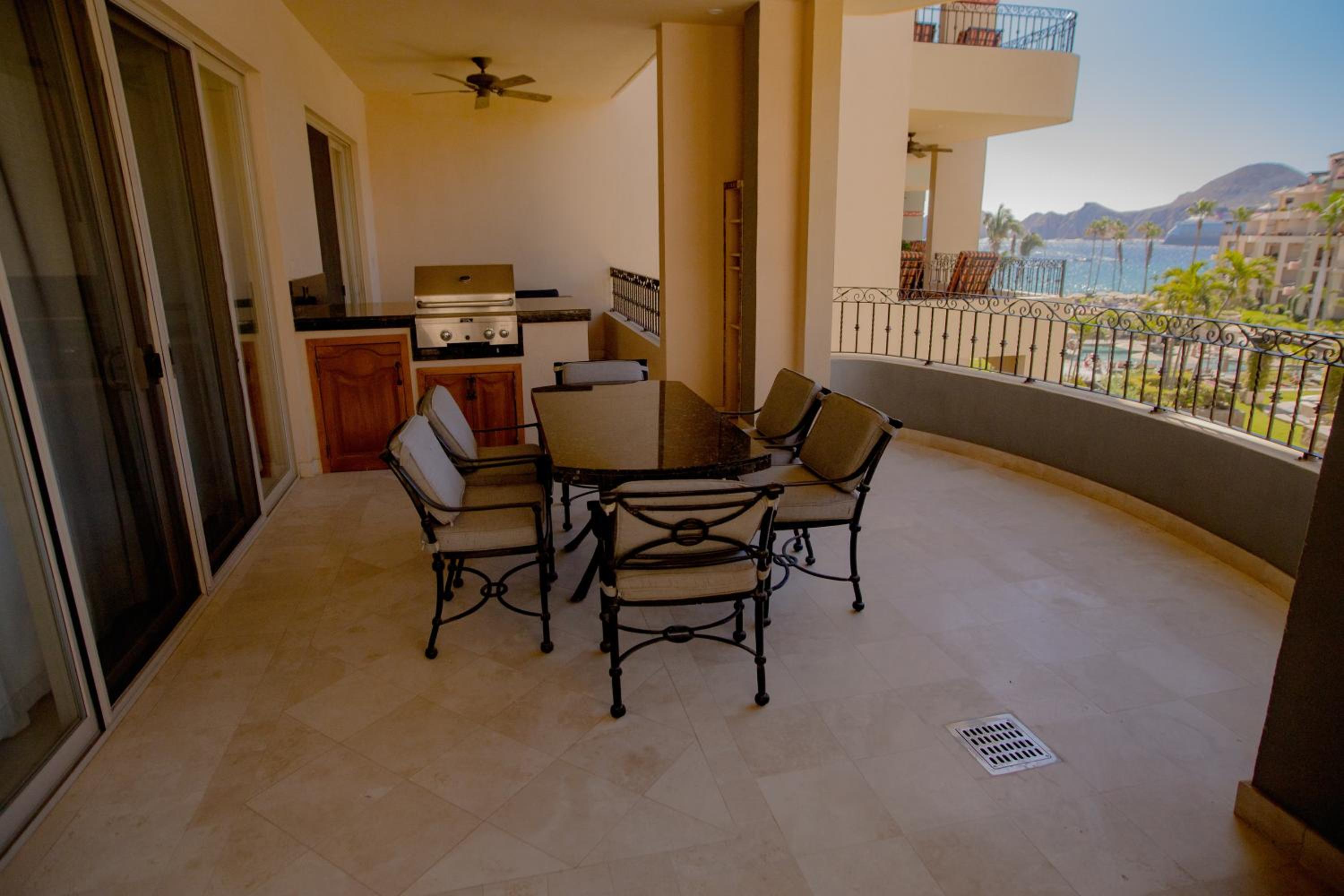 Resort-Ocean Views Two Bedroom 4th Floor photo 3