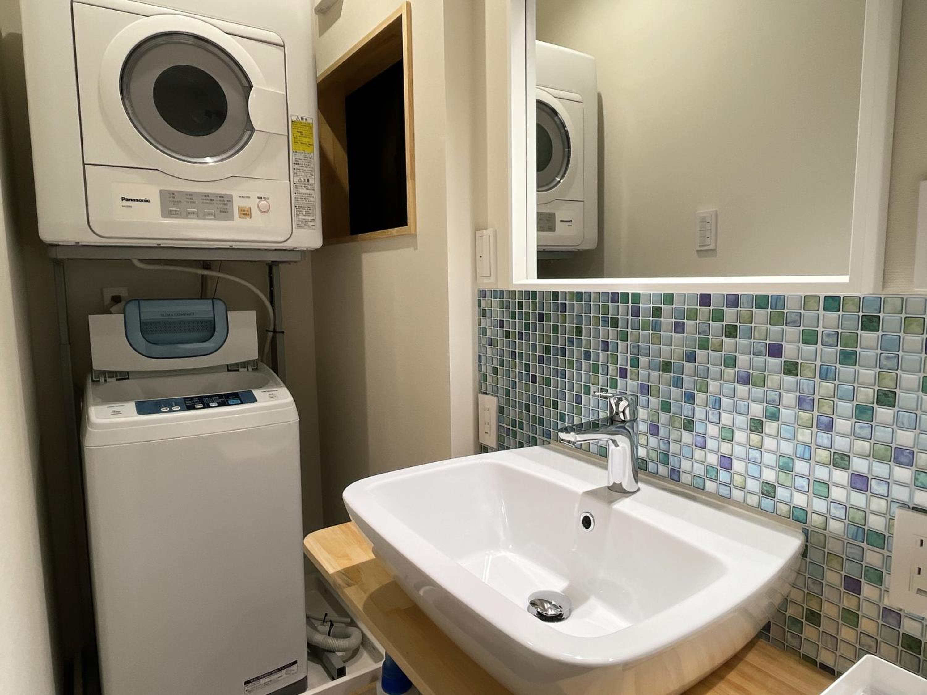 Economy Twin Room - Photo 41
