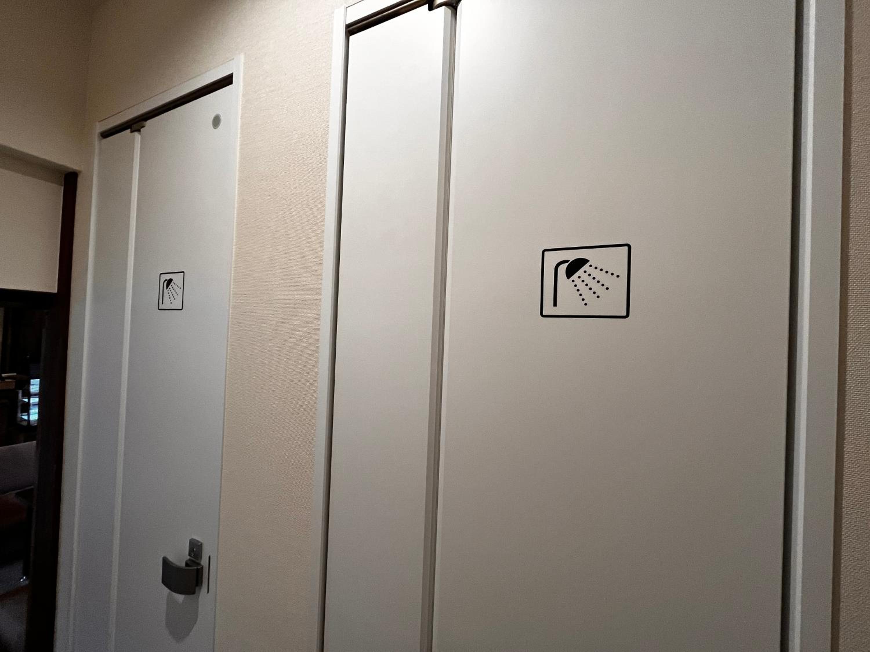 Economy Twin Room - Photo 48
