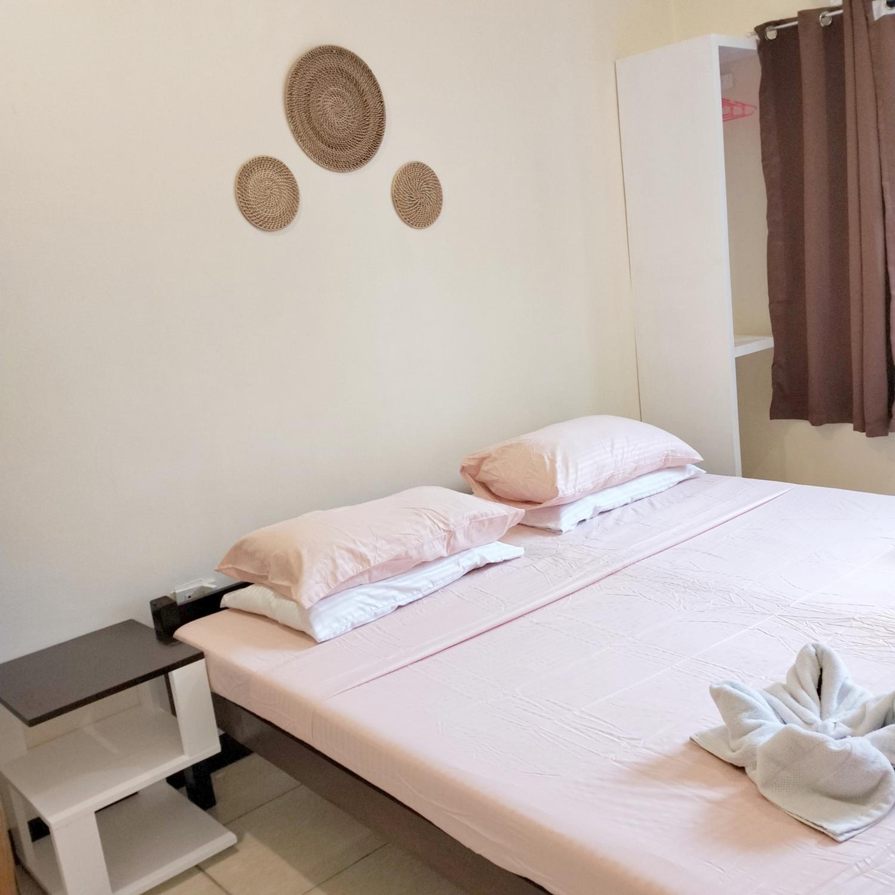 Standard Double or Twin Room - Photo 12