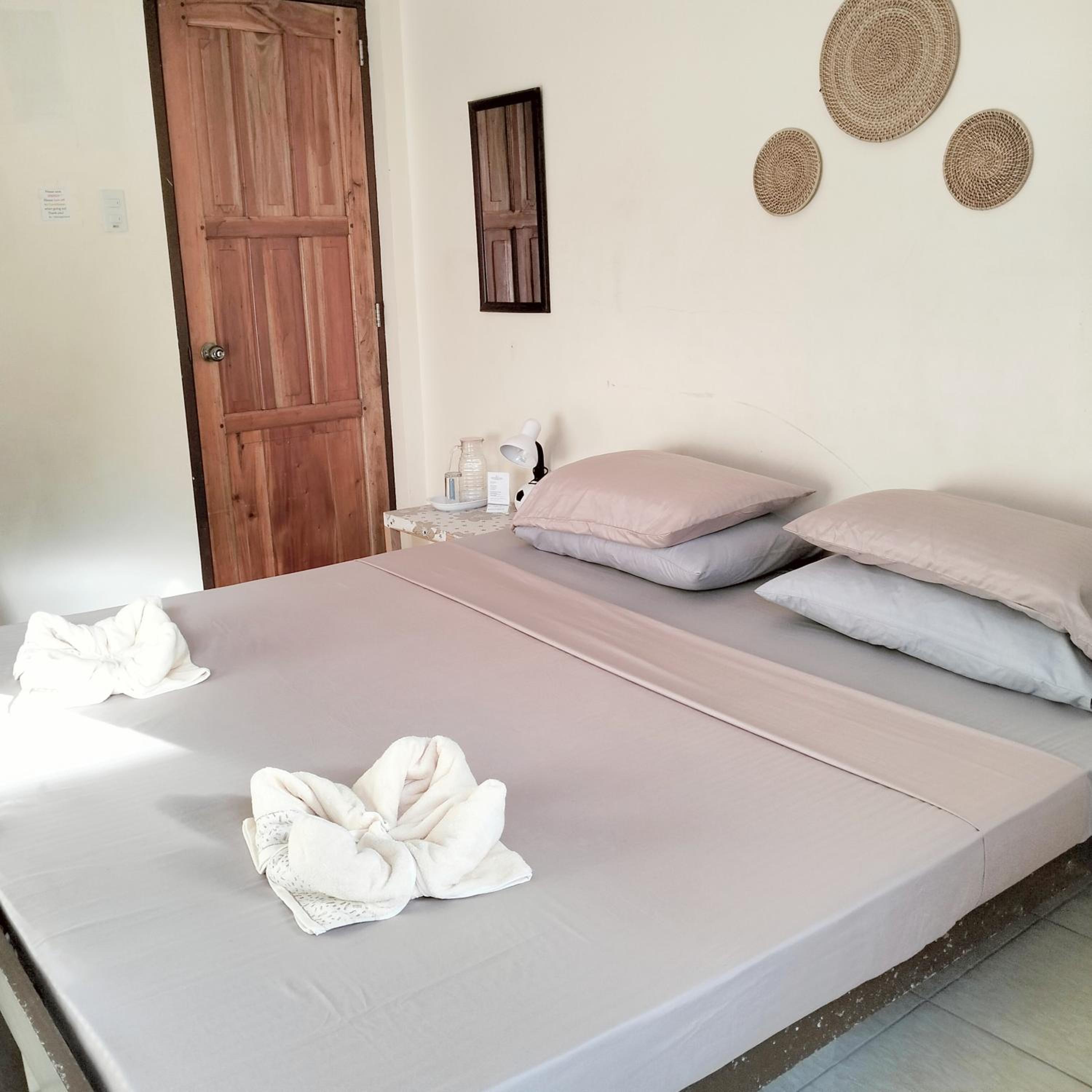 Standard Double or Twin Room - Photo 18