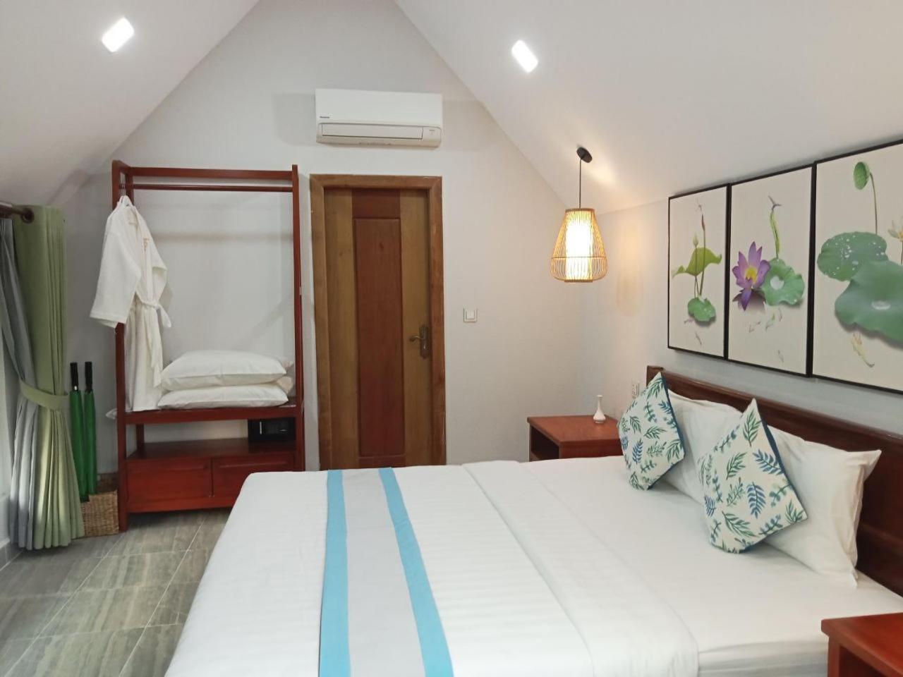 Deluxe Bungalow - Photo 10