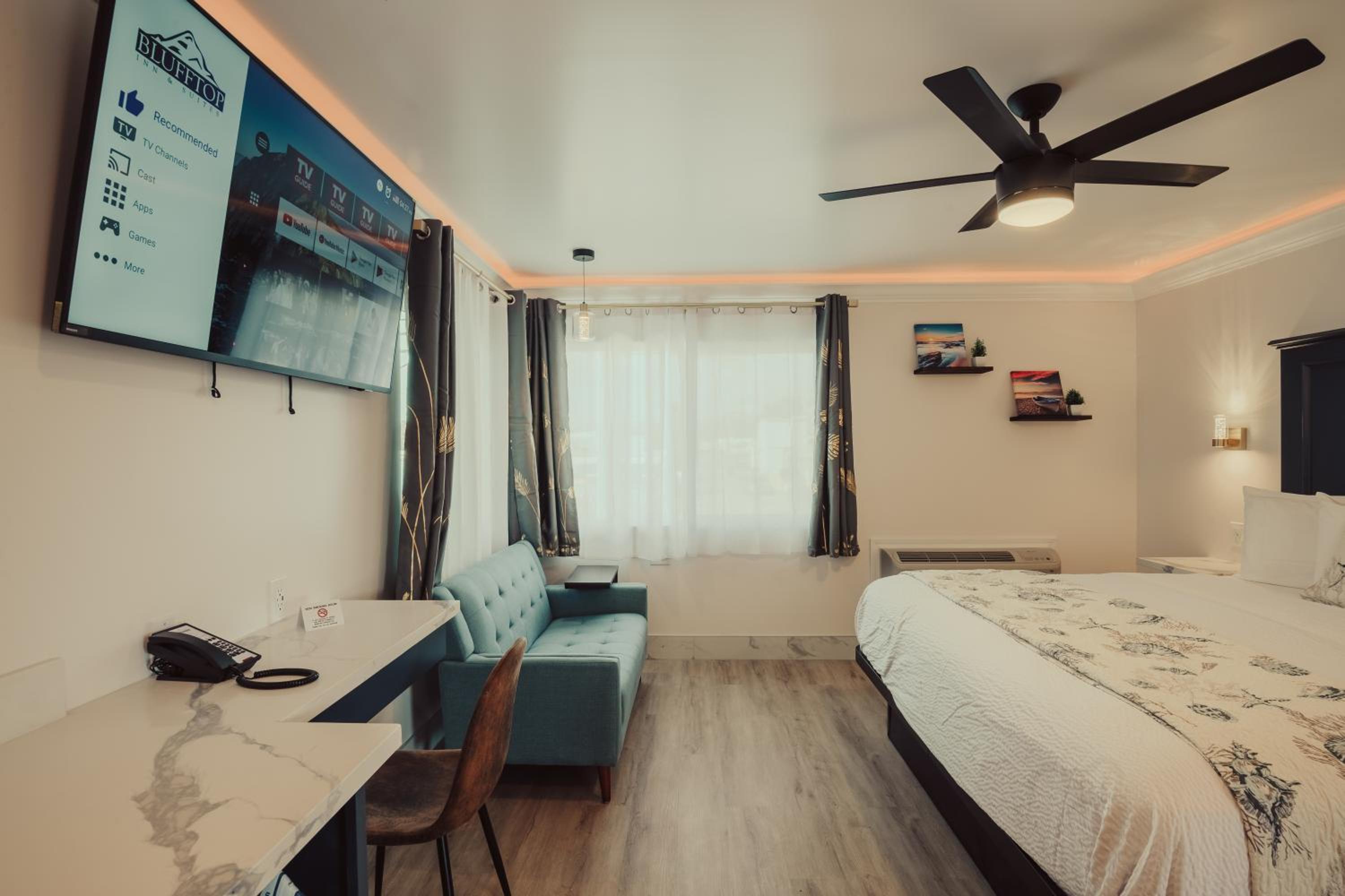 Deluxe King Suite - Non-Smoking, No Pets - Photo 6