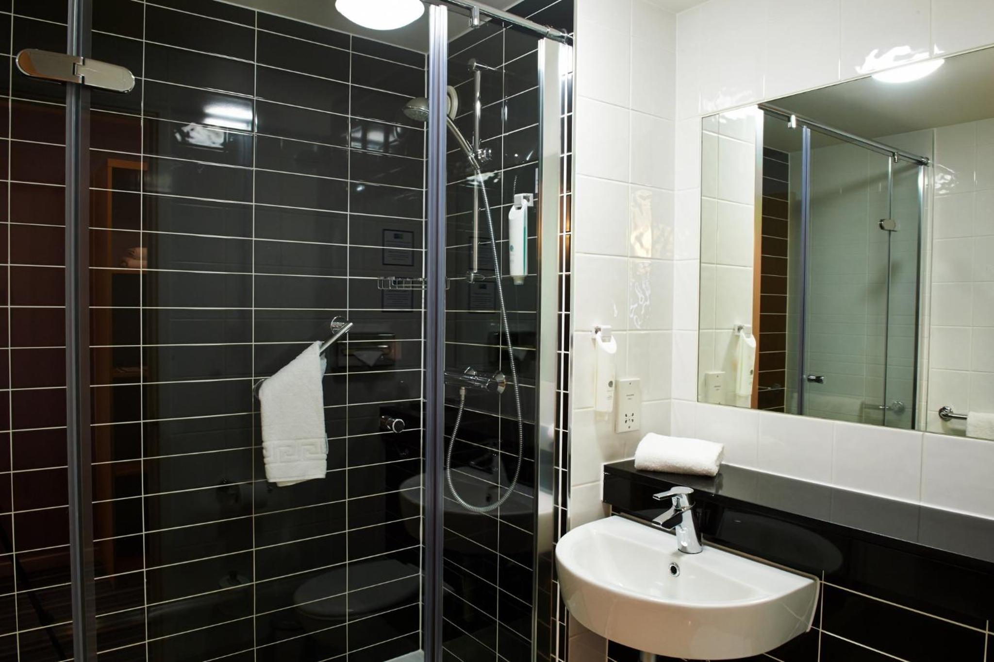 Standard Double Room with Sofa Bed and Free Hot Breakfast photo 2