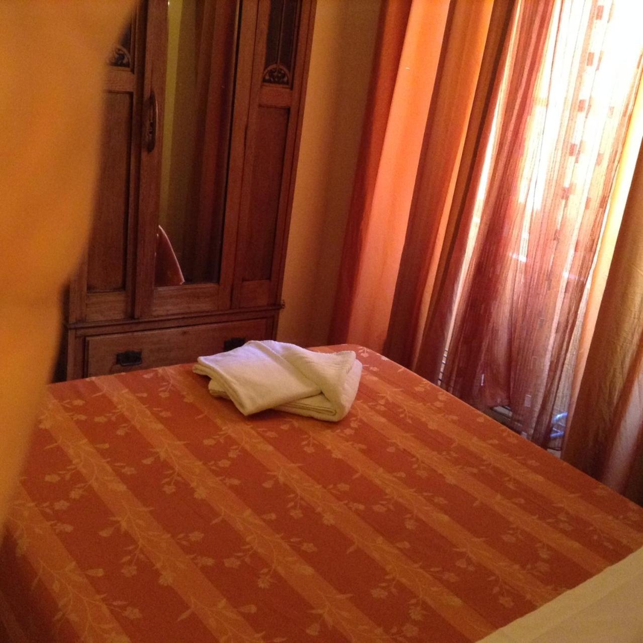Single Room with Private Bathroom photo 3