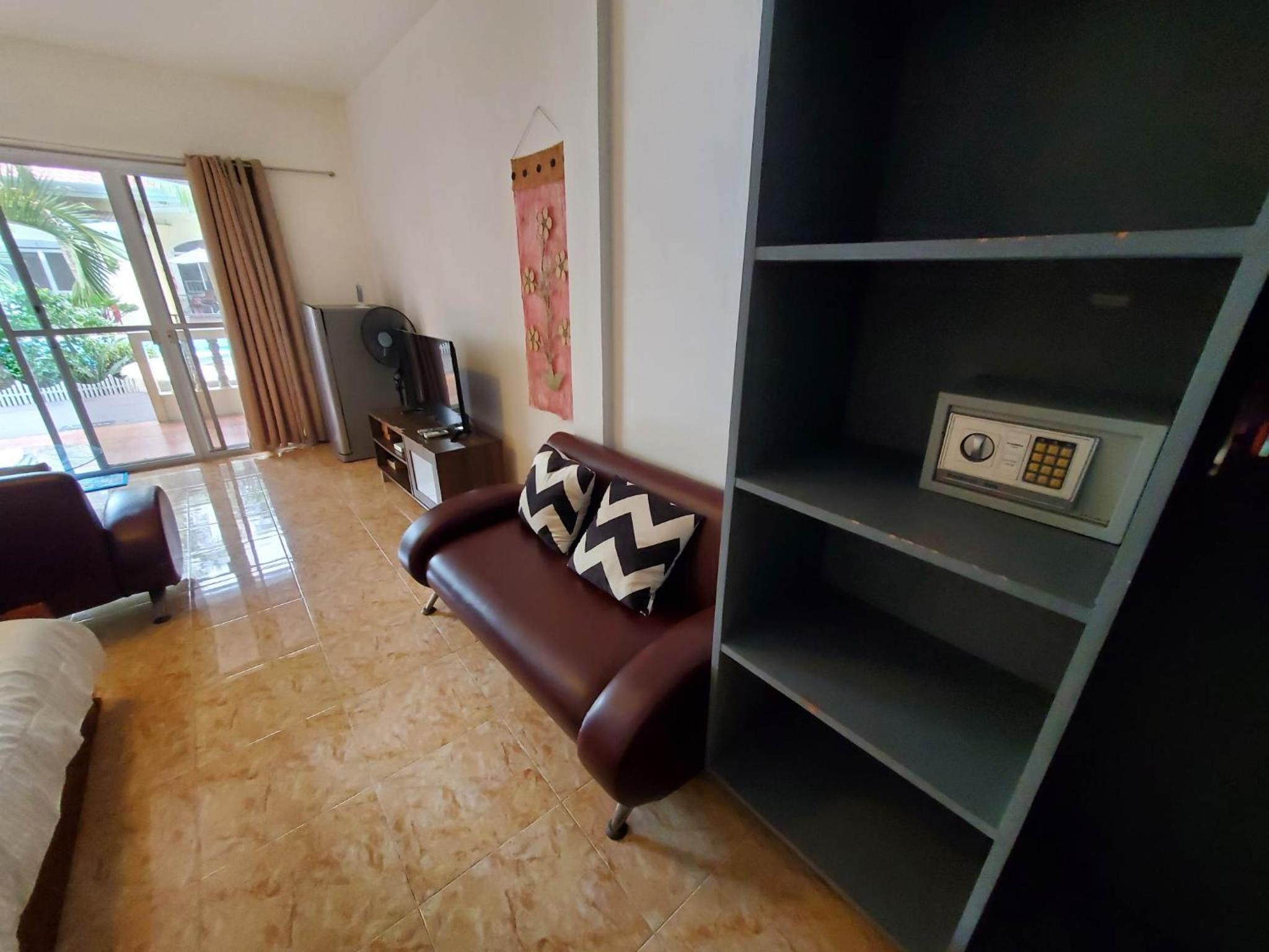Deluxe Family Suite - Photo 29