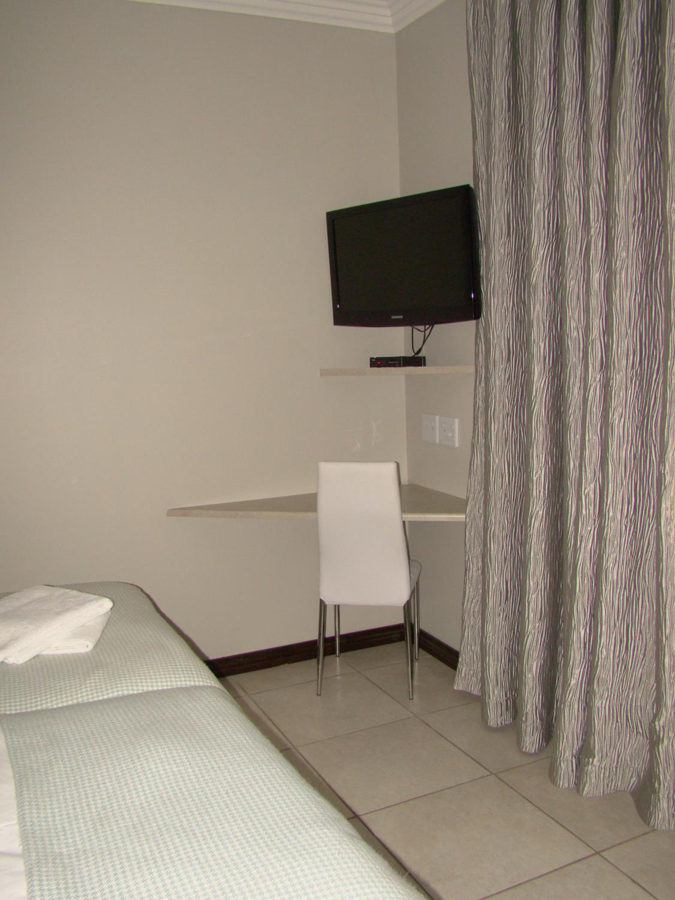 Deluxe Twin Room photo 3