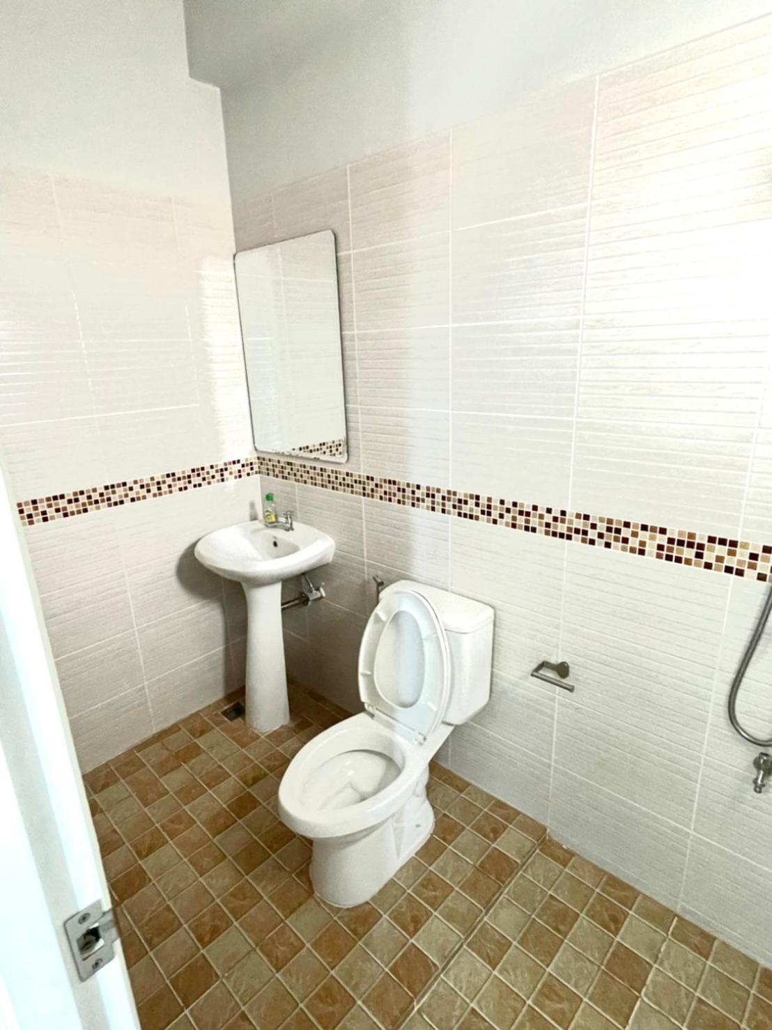 Single Room With Private Bathroom photo 3