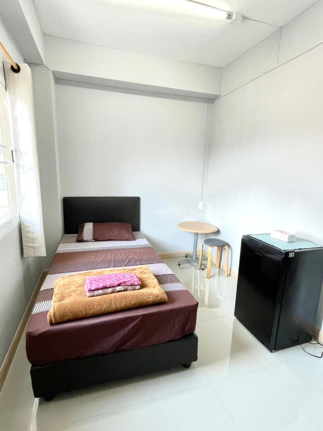 Single Room With Private Bathroom photo 2