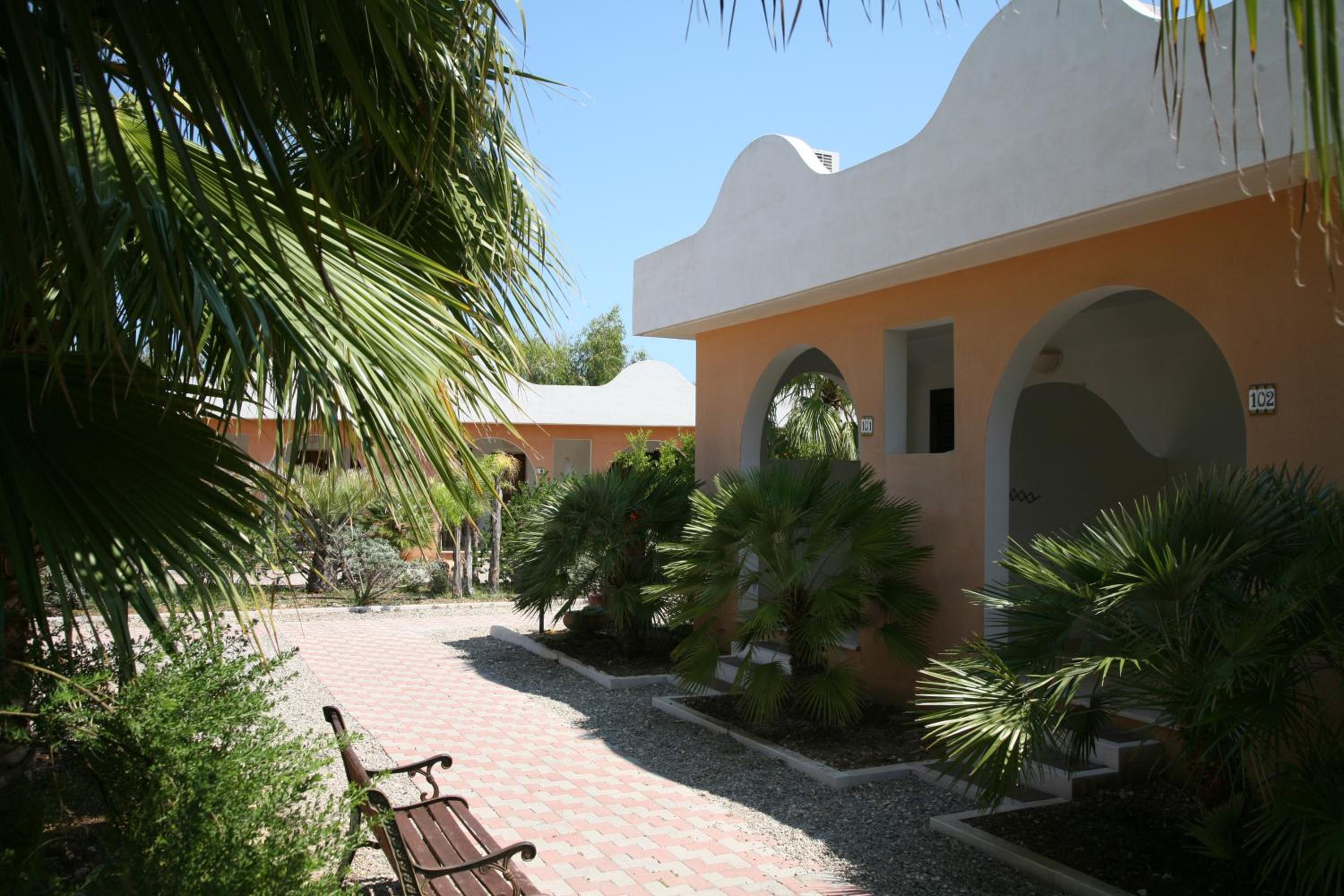 Standard Double or Twin Room with Patio photo 3