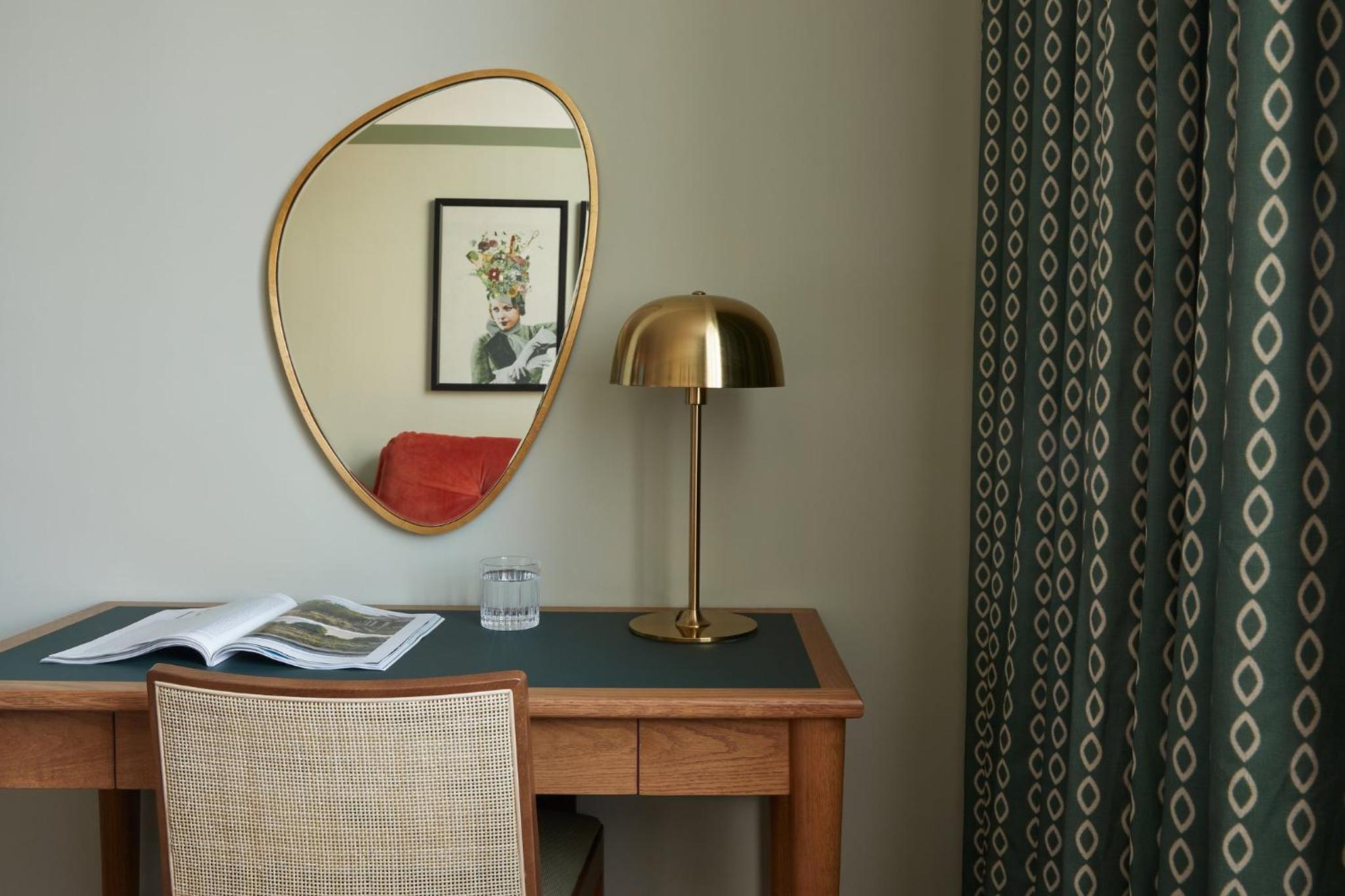 Premium King Room with Exeter High Street View - Photo 1