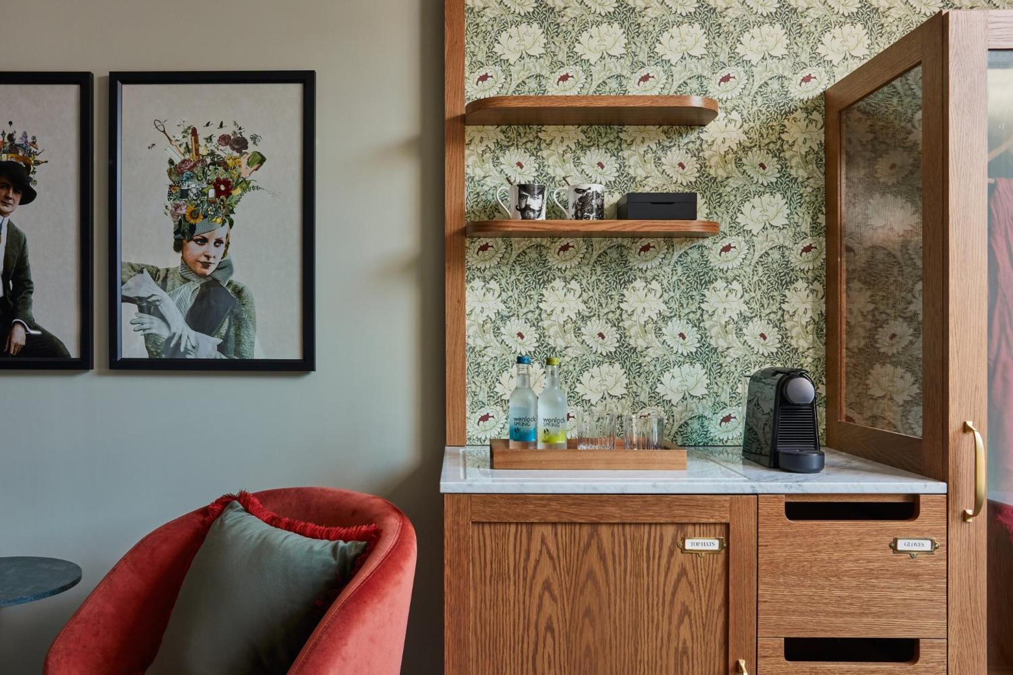 Standard King Room - Photo 1