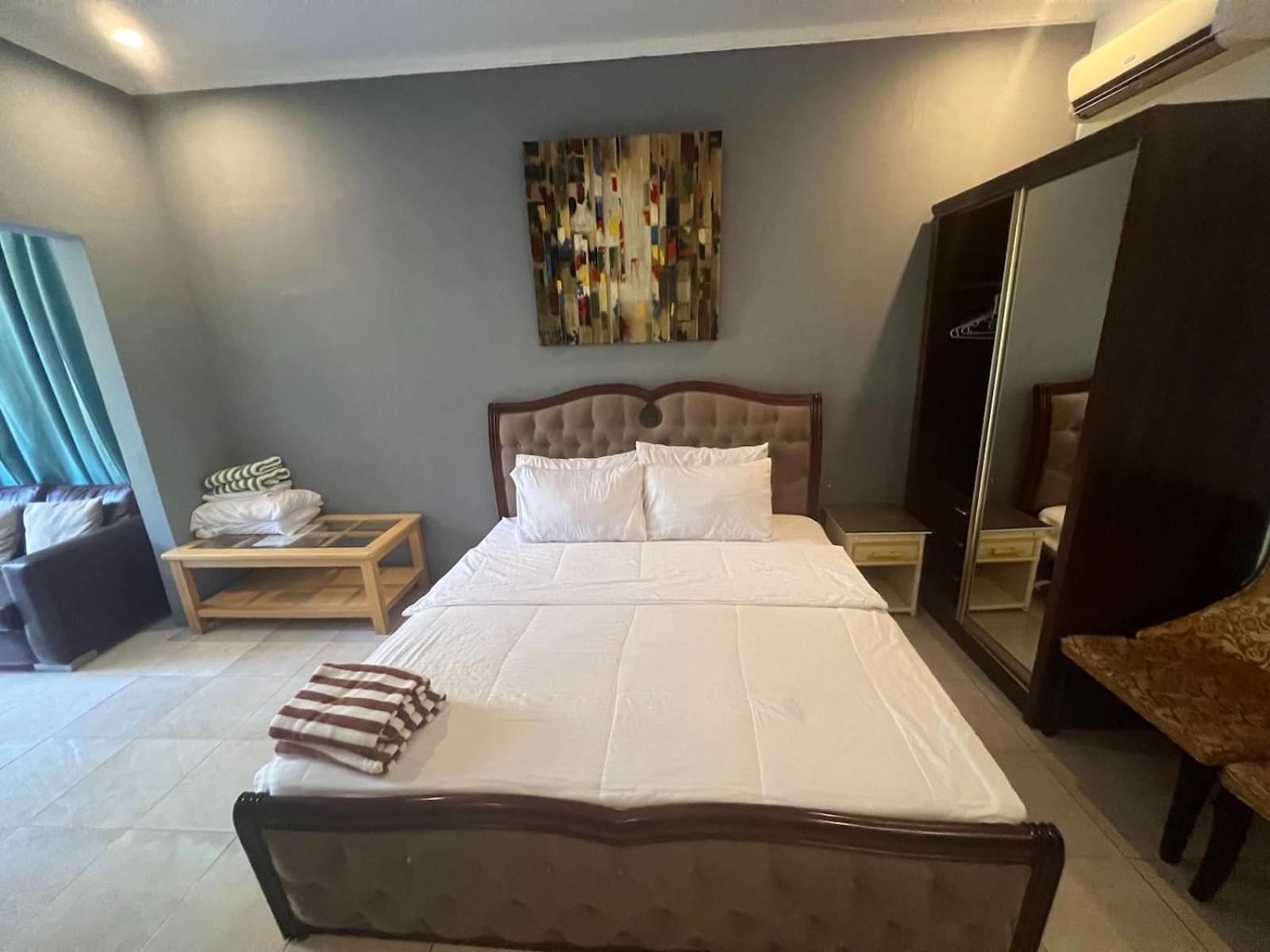Deluxe Family Suite