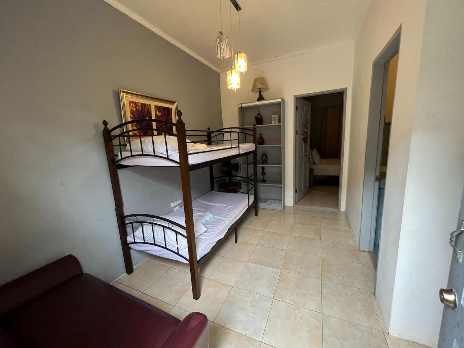Deluxe Family Suite