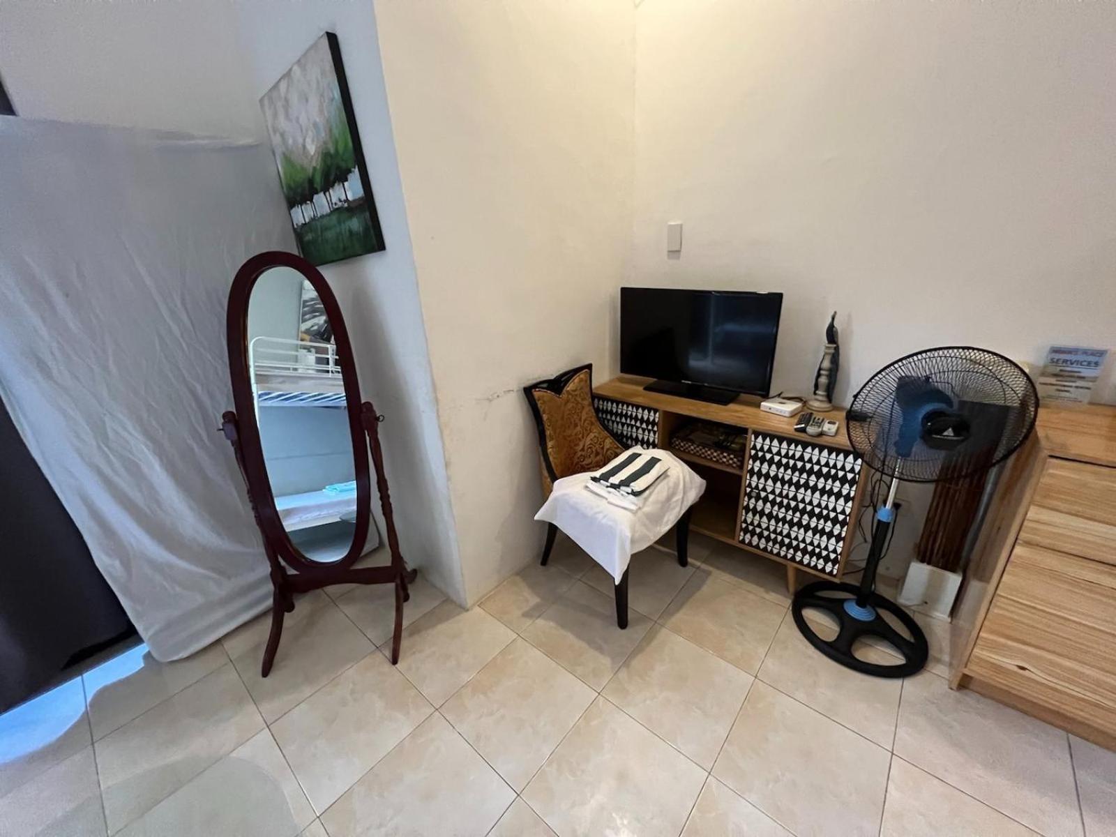 Deluxe Family Room - Photo 16