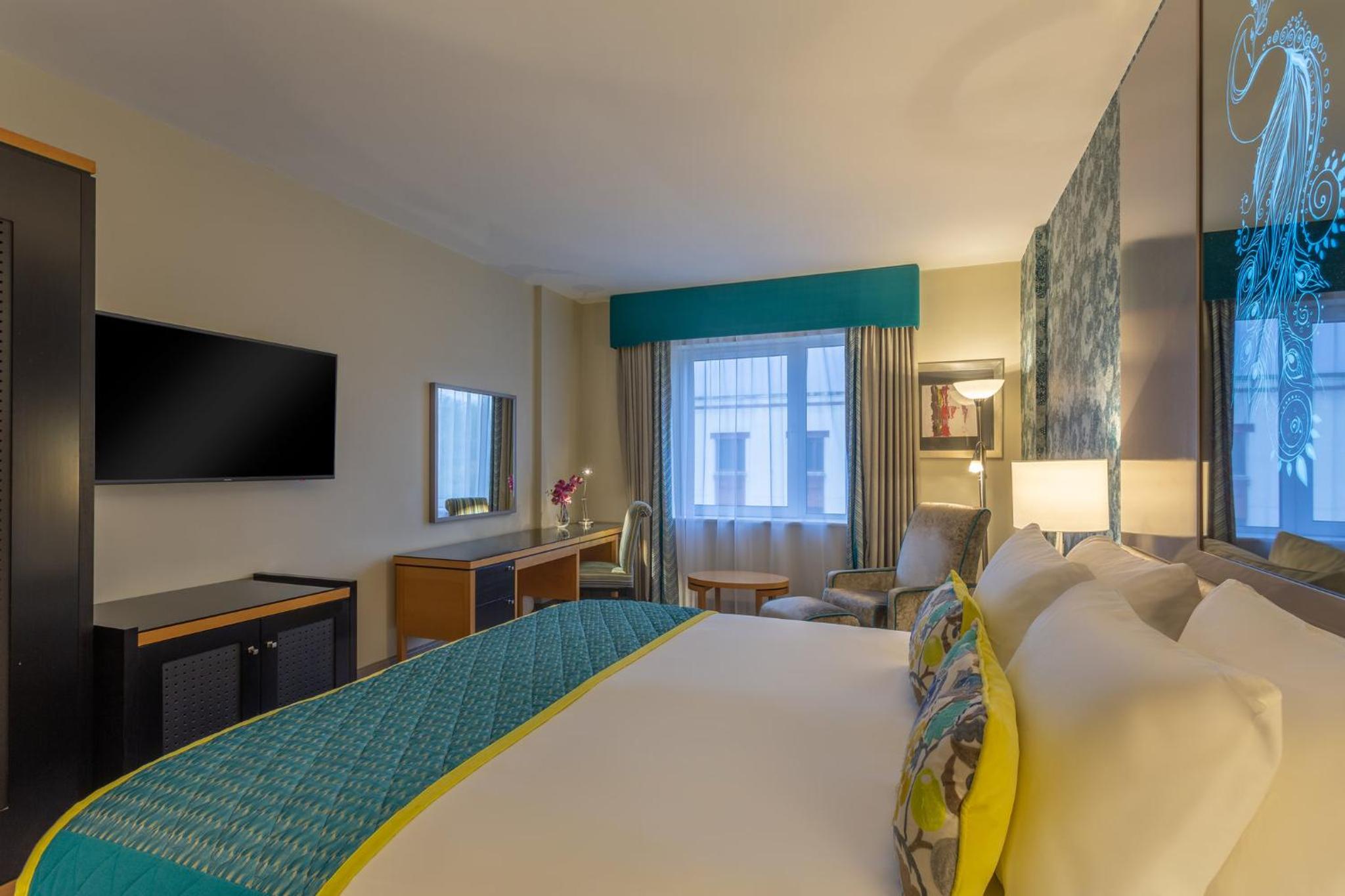 Premium King Room - Lounge Access - Photo 2