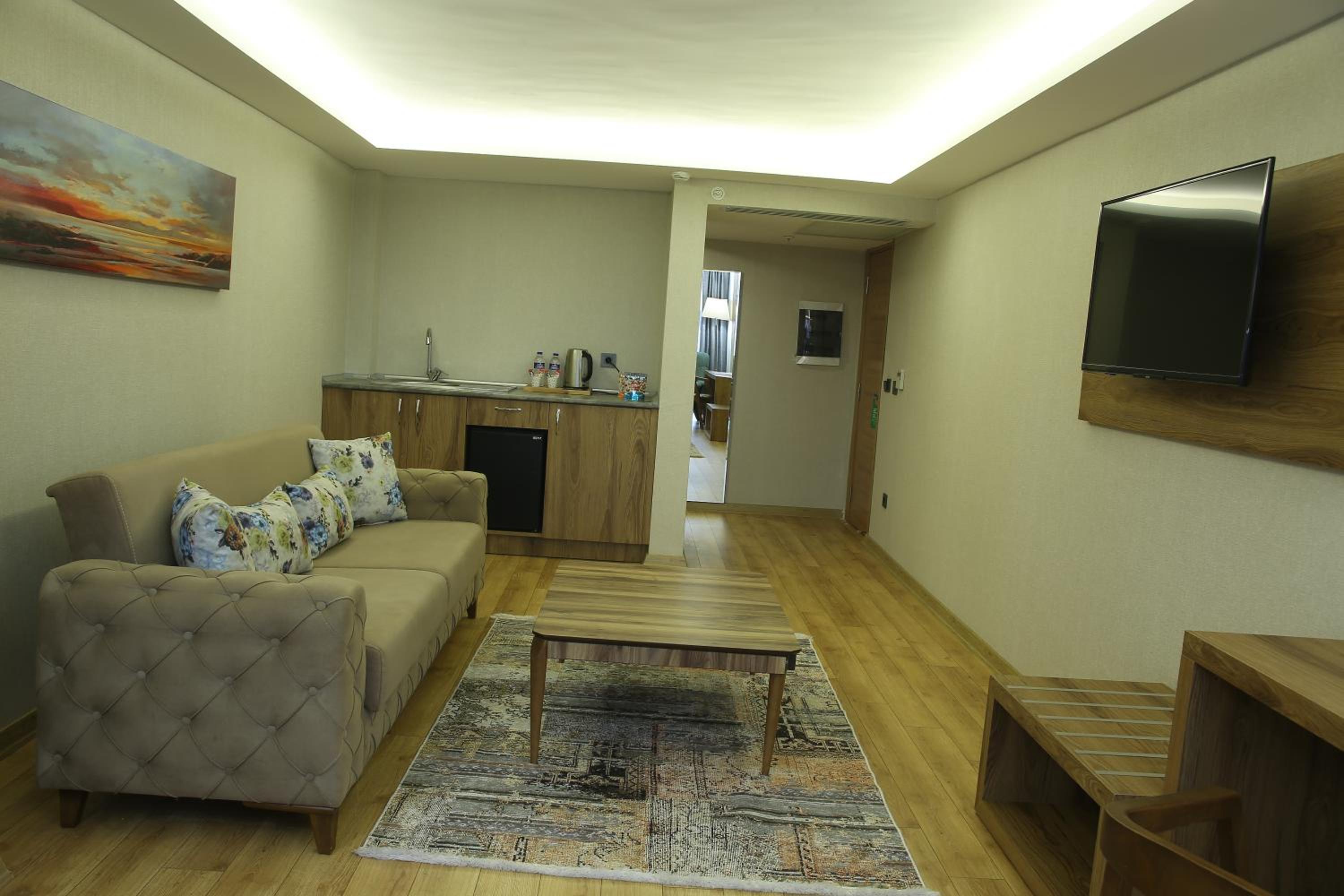 Deluxe Room - Photo 4