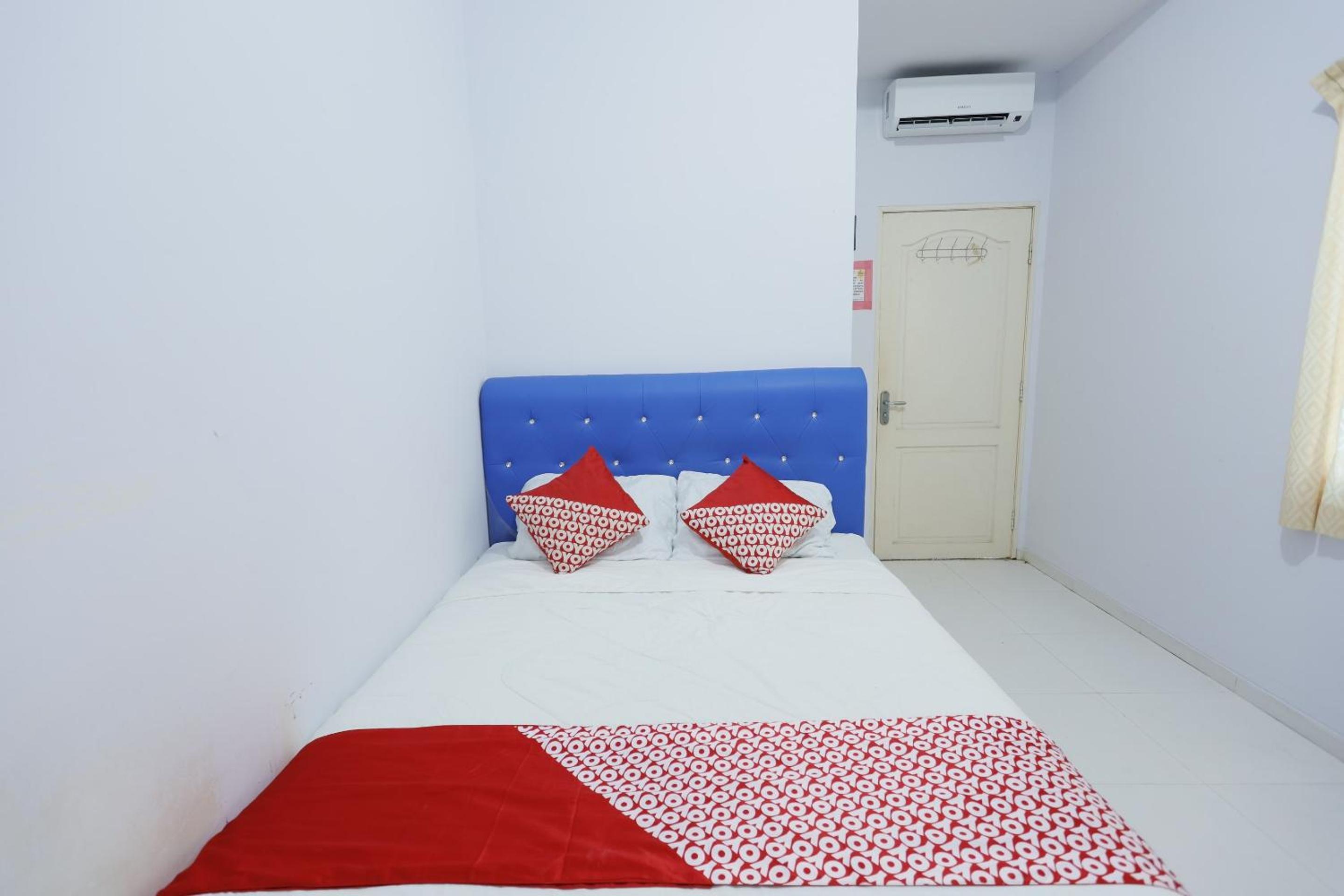 Standard King Room - Photo 5