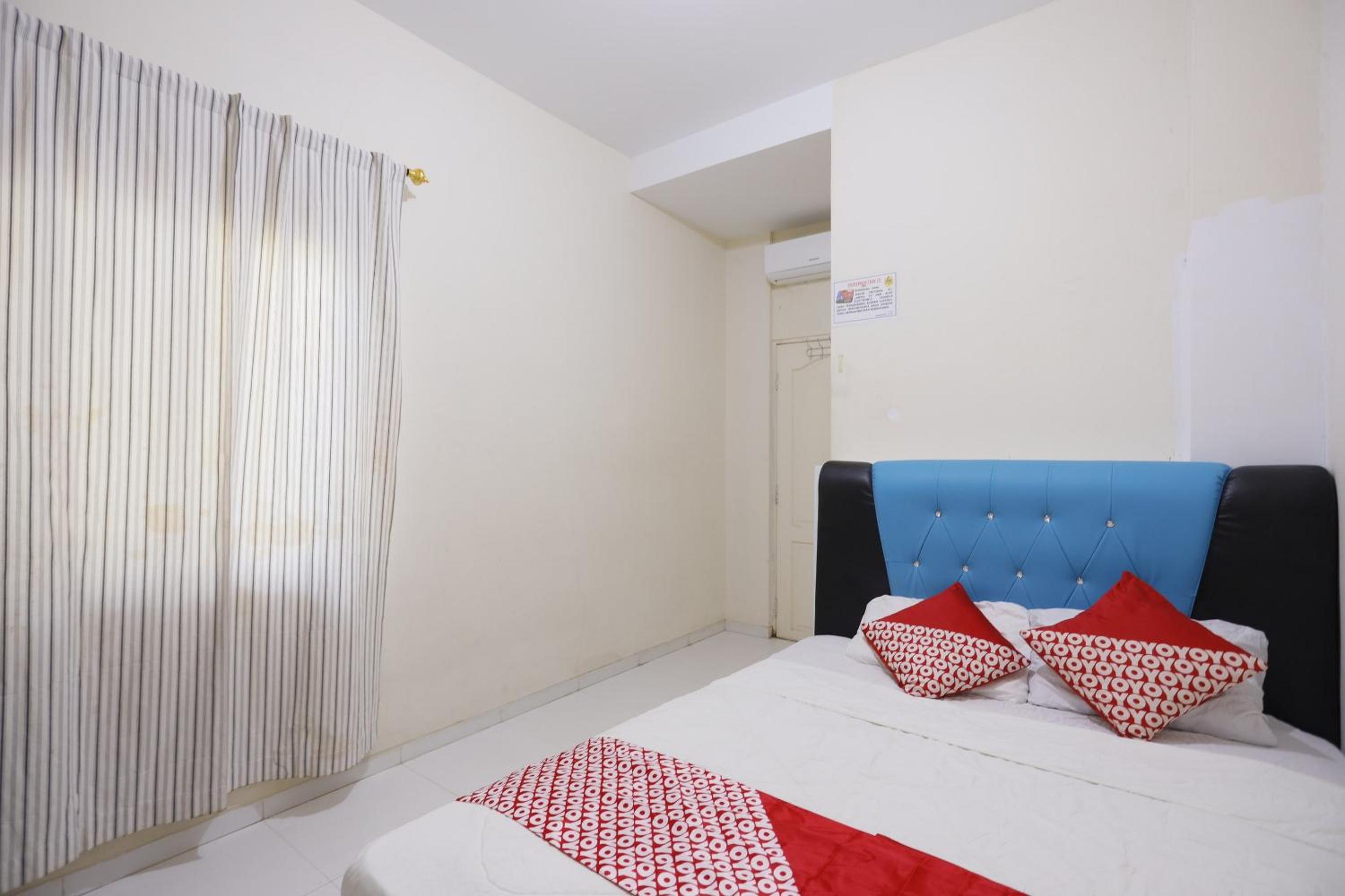 Standard King Room - Photo 8