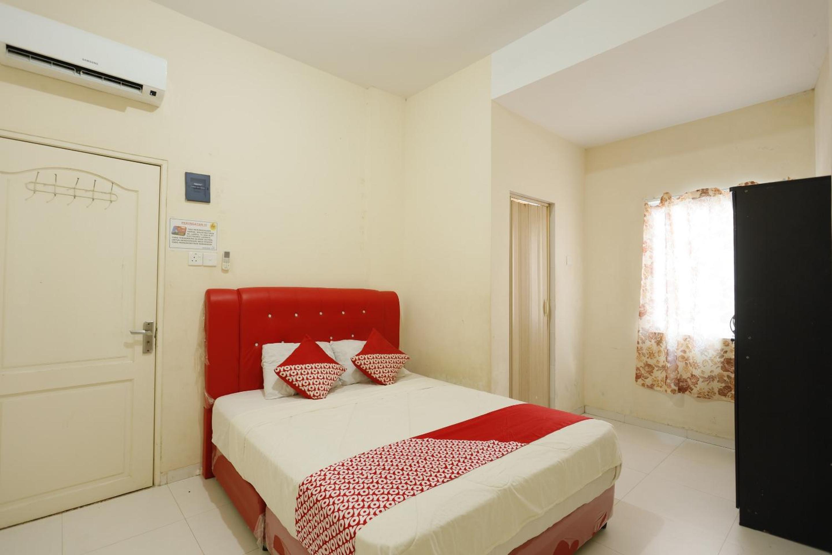 Standard King Room - Photo 11
