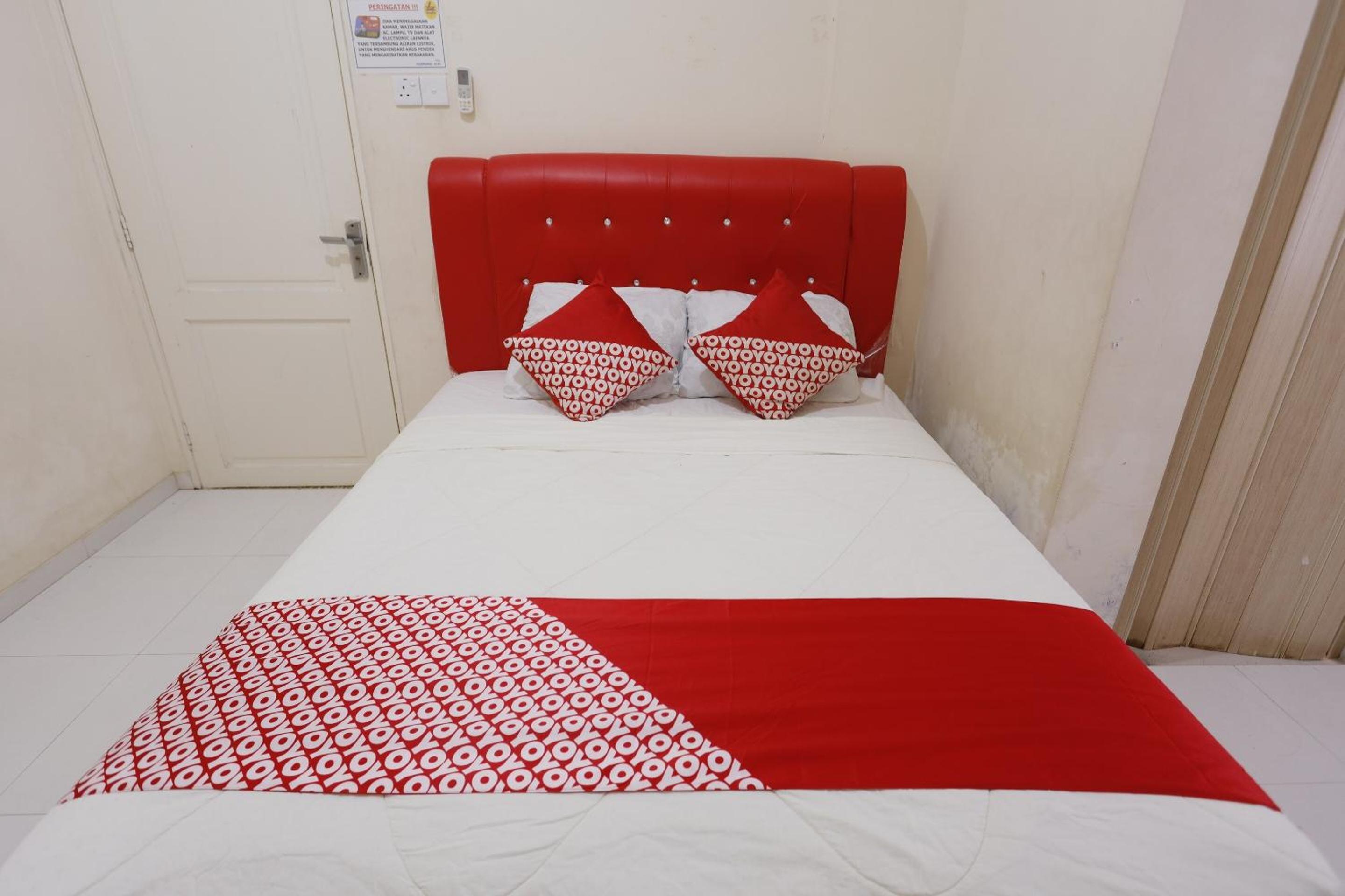 Standard King Room - Photo 10