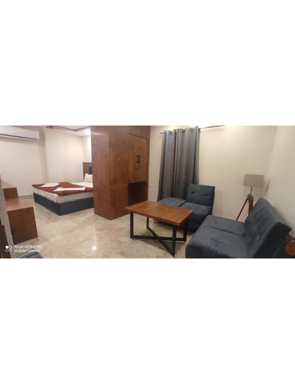 Deluxe Room - Photo 6