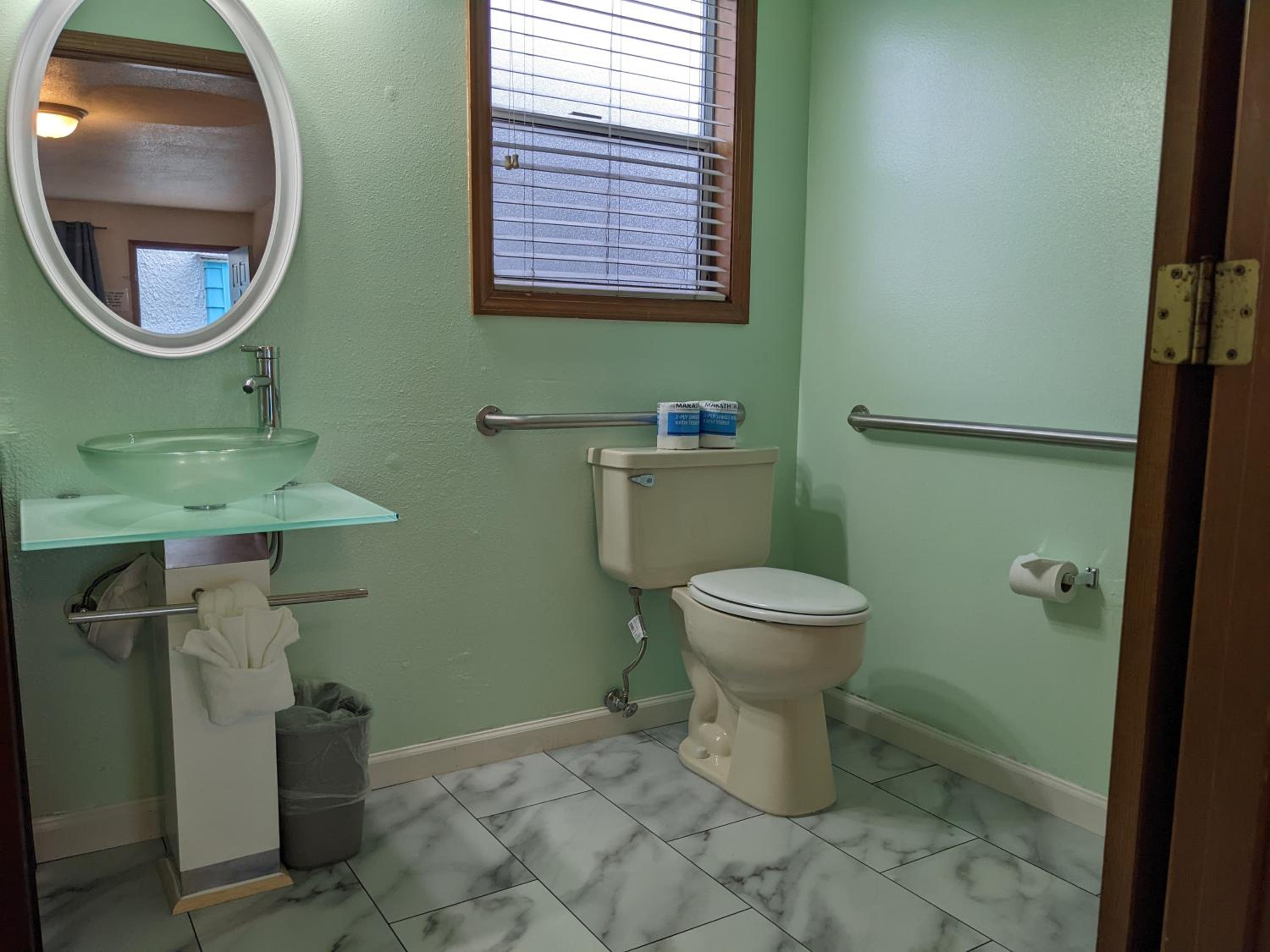 Standard Queen Room - Dog Friendly photo 2