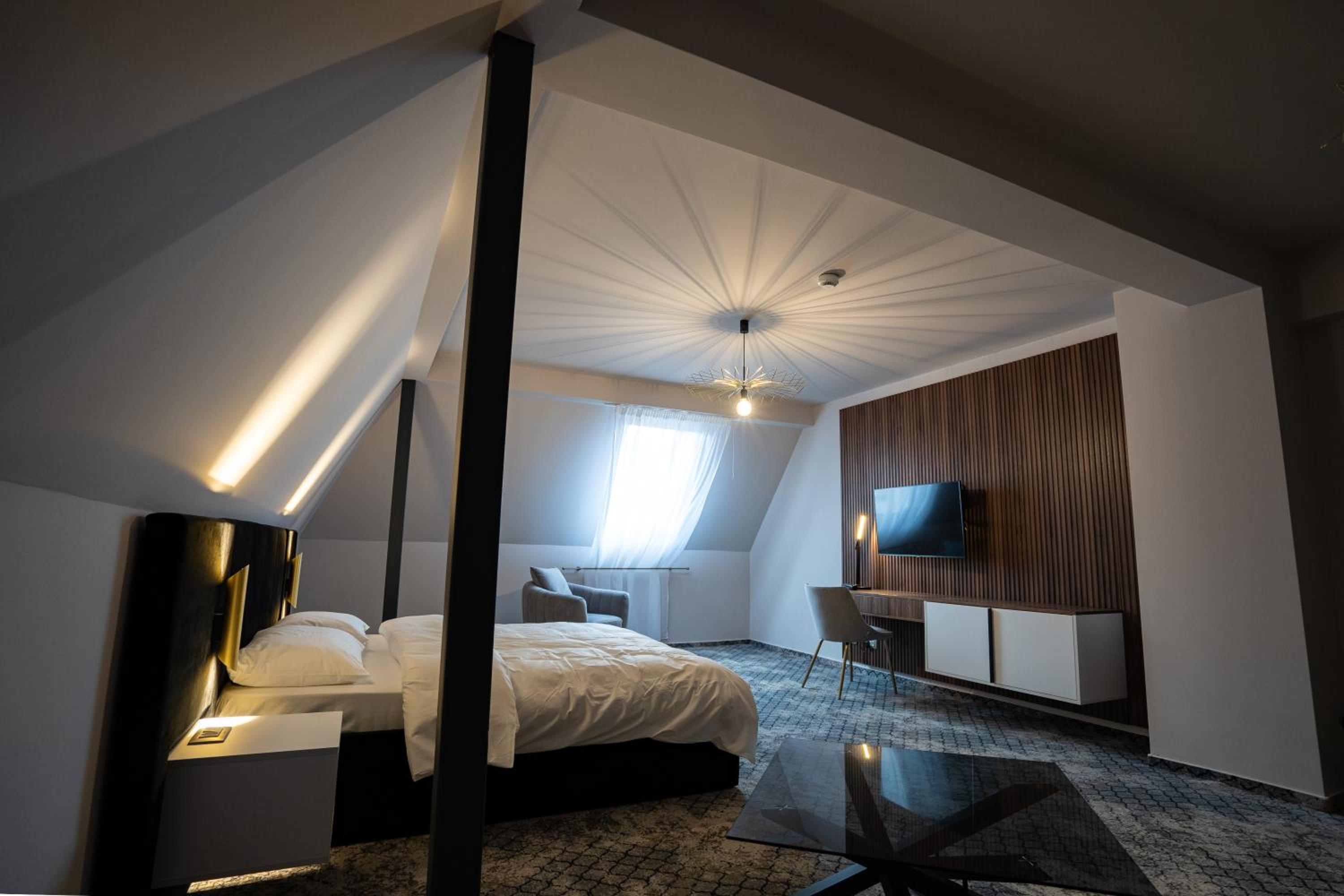 Standard Suite - Photo 7