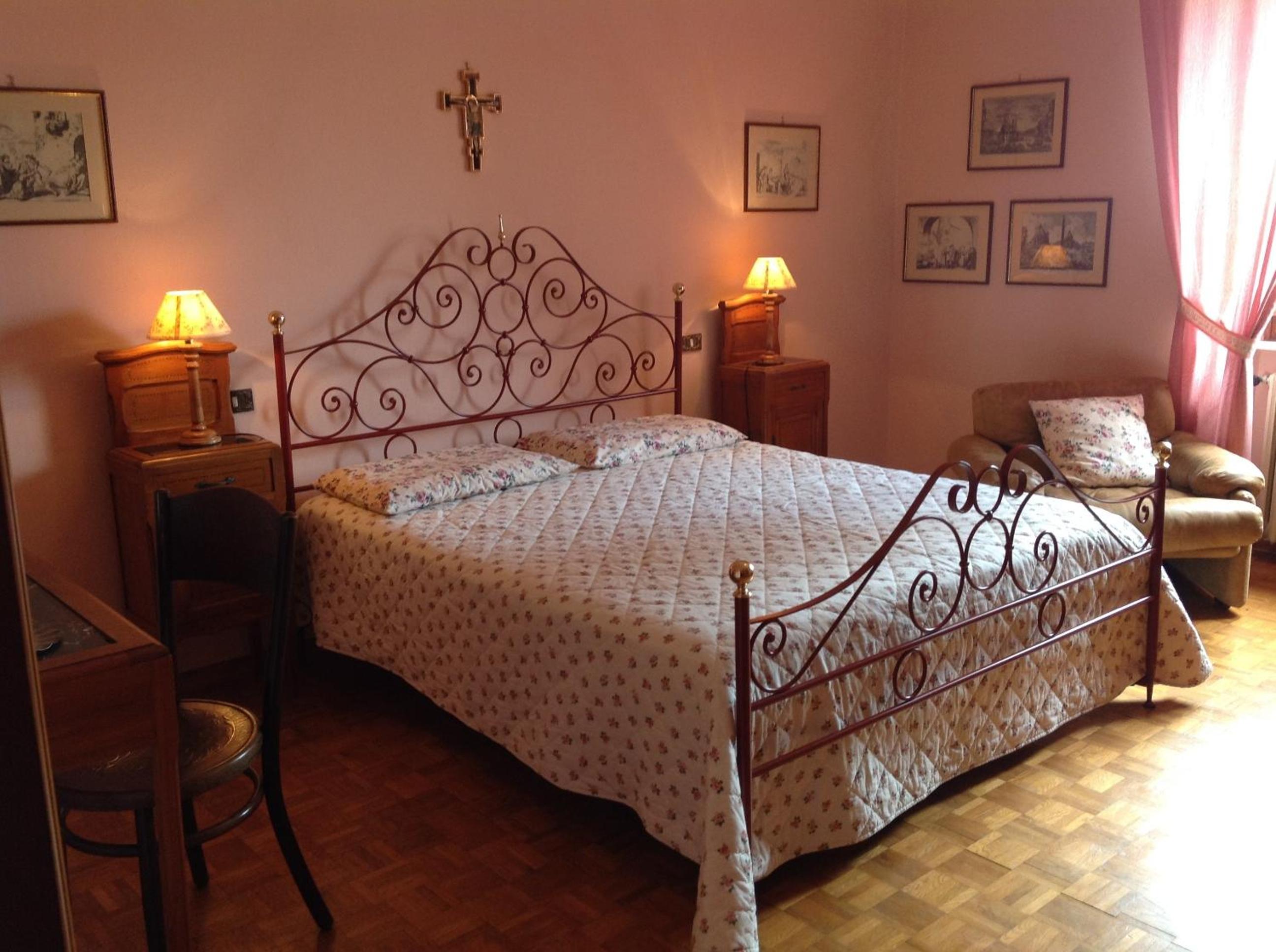 Large Double Room photo 1