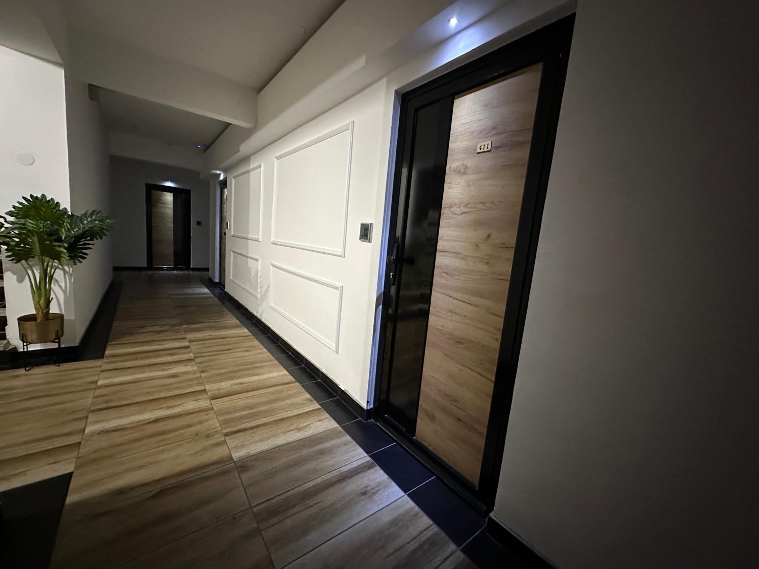 Deluxe King Room - Photo 5