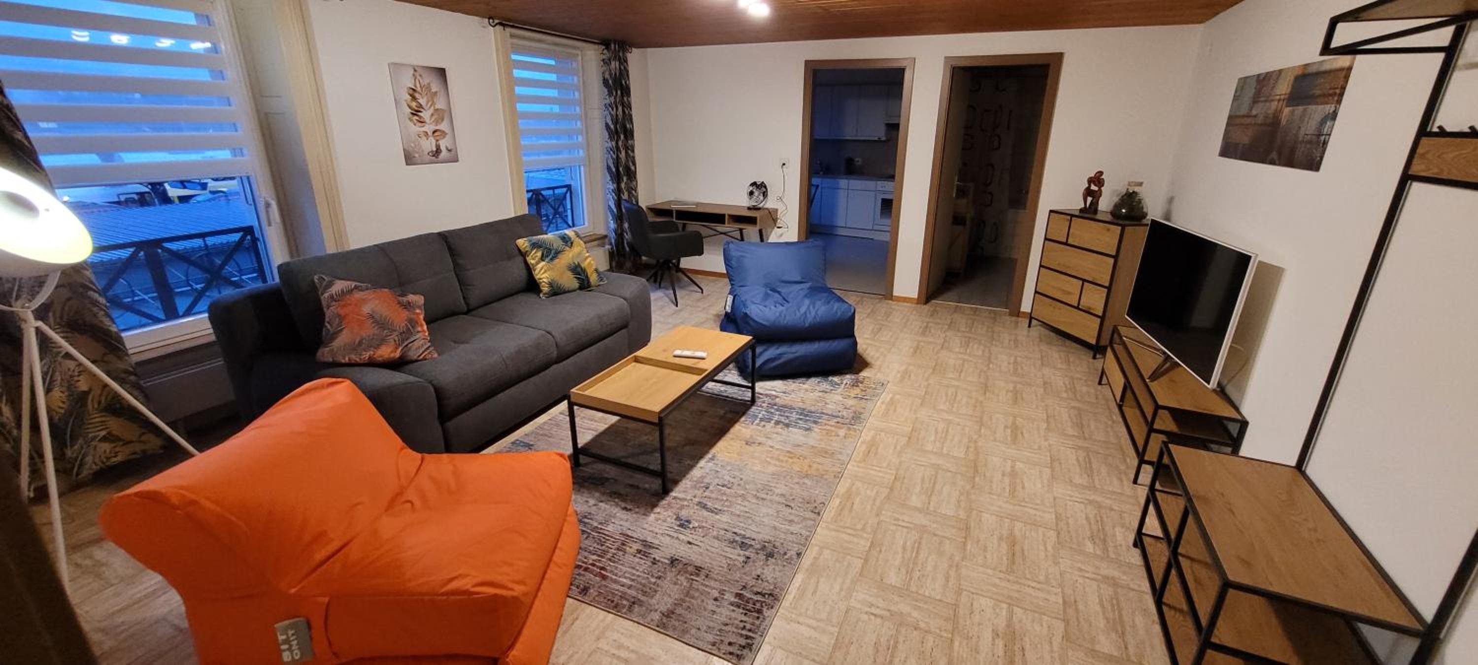 Apartment with Balcony photo 3
