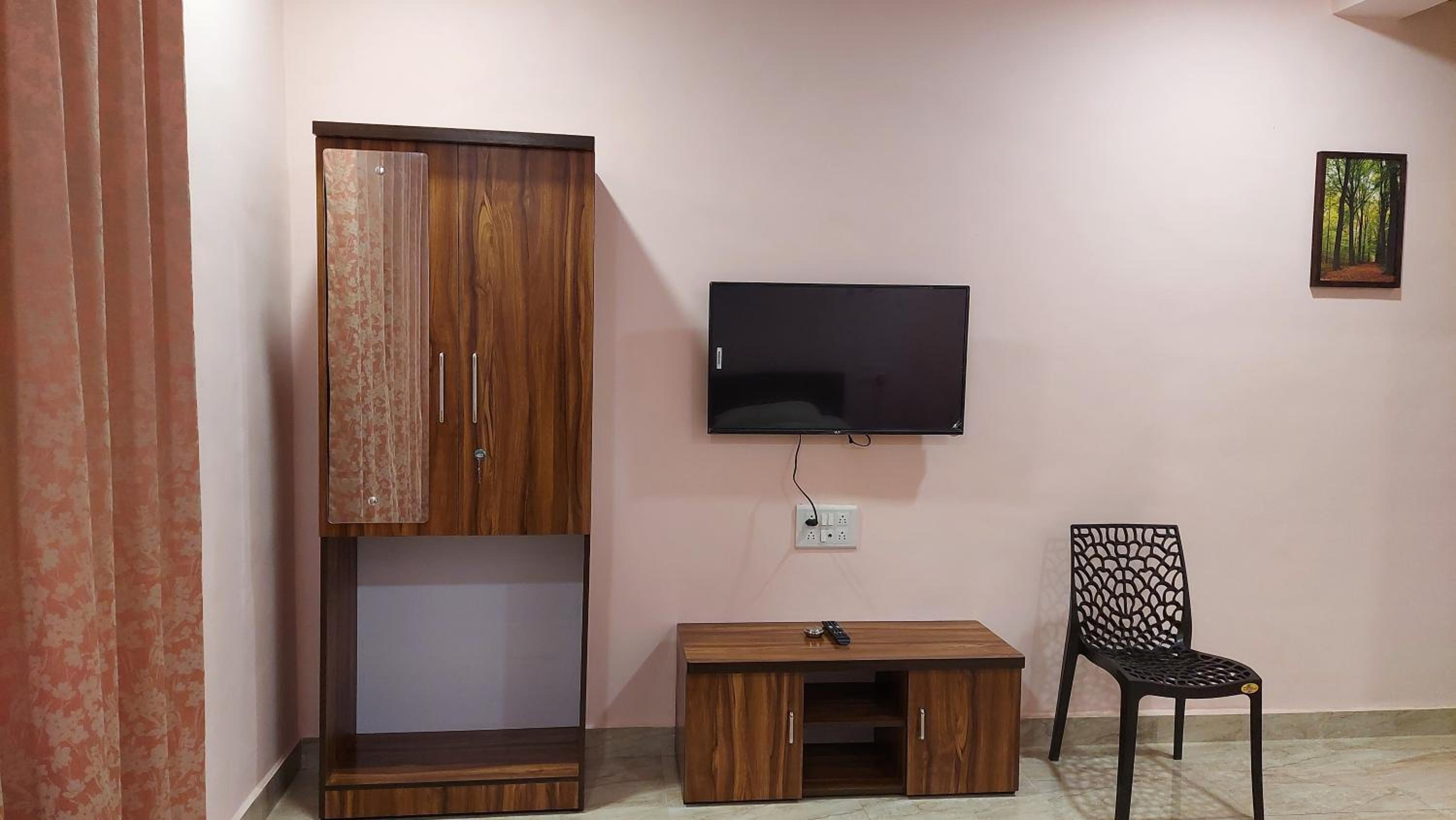 Deluxe Room - Photo 9