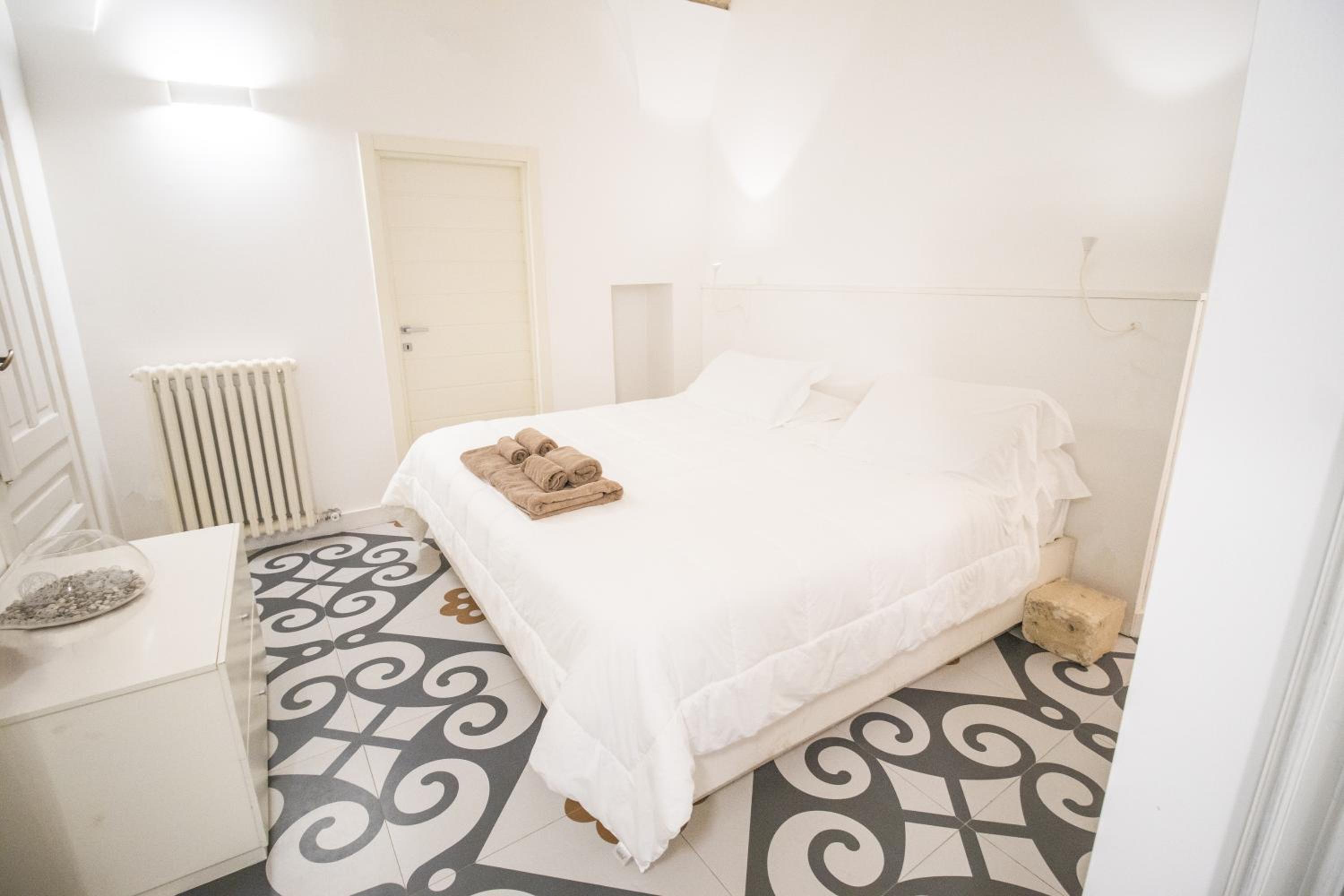King Suite with Spa Bath photo 1