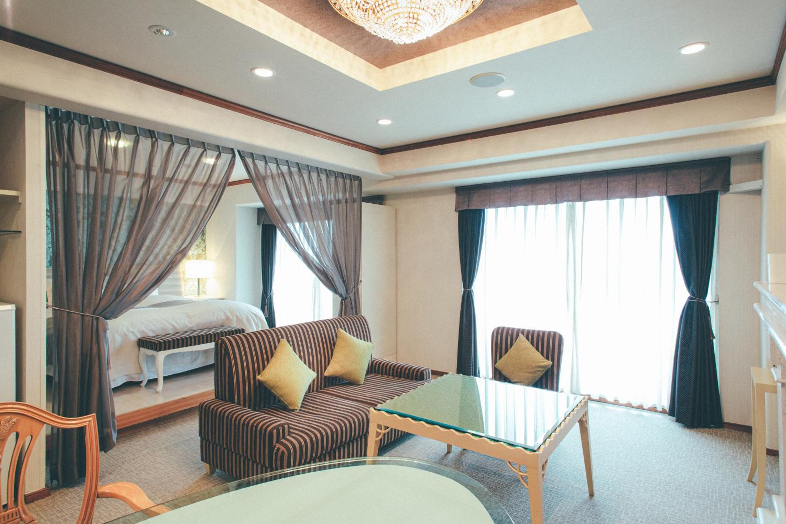 Junior Suite - Non-Smoking - Photo 10