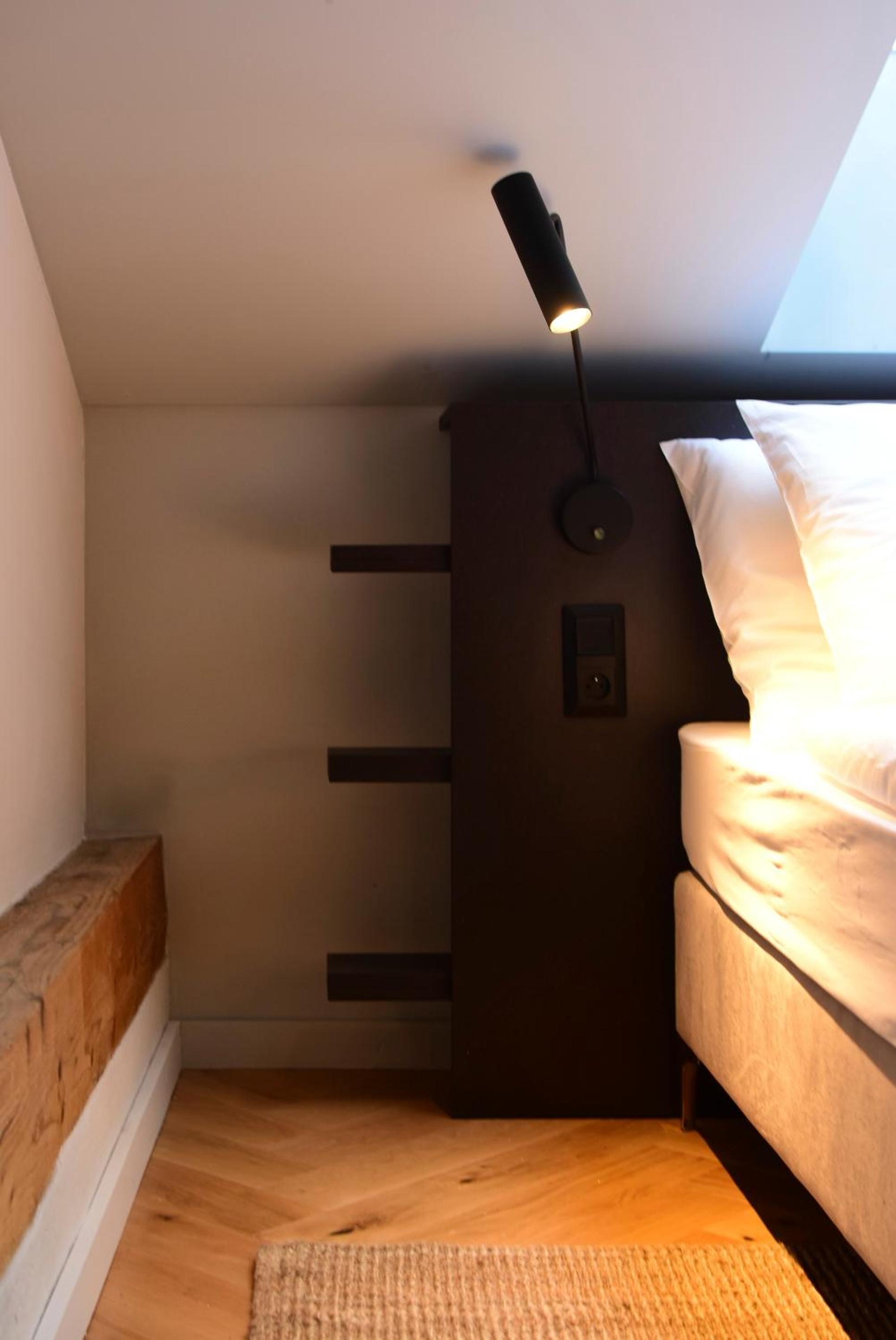 Small Double Room - Photo 5