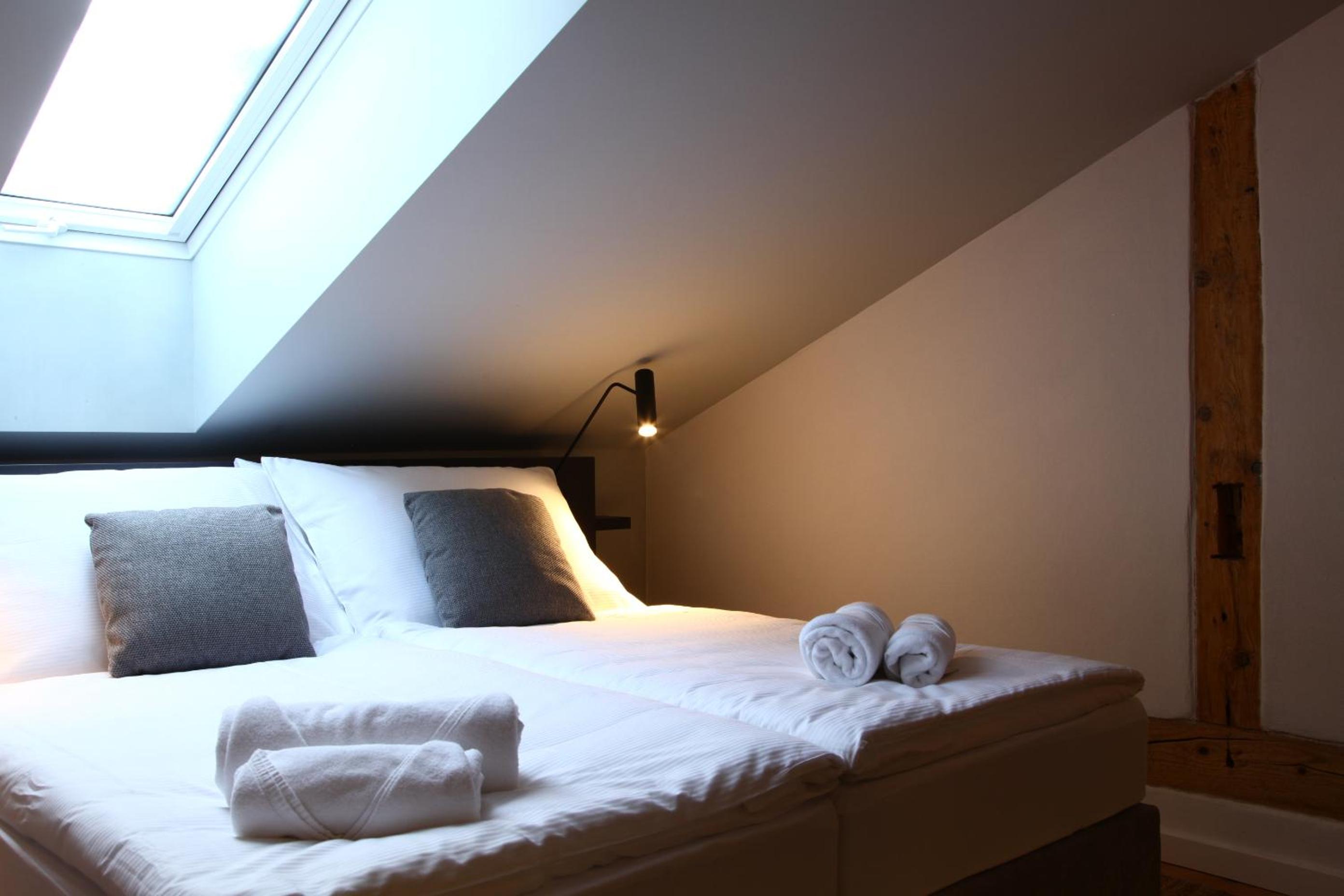 Small Double Room - Photo 8