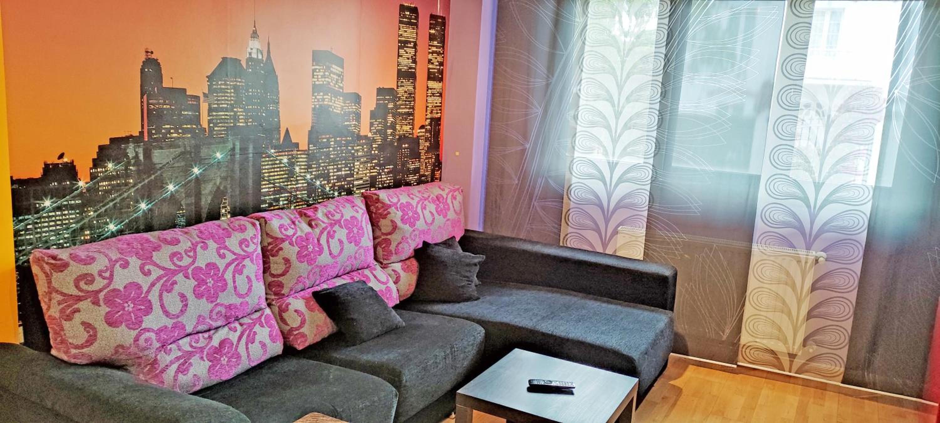 One-Bedroom Apartment photo 2