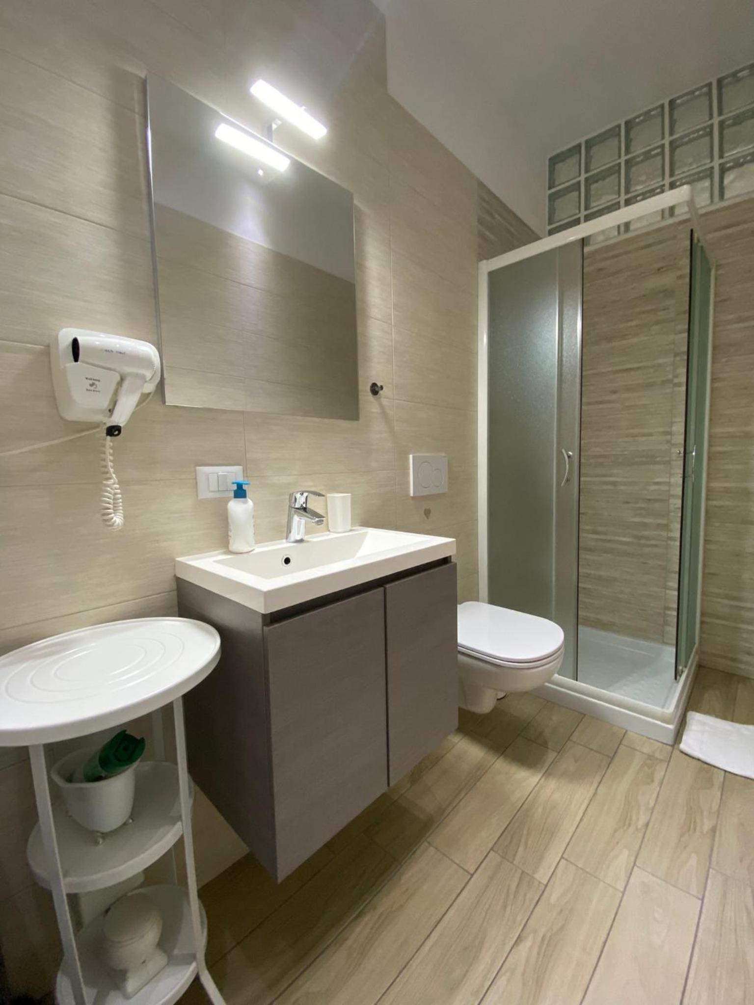 Triple Room with Private External Bathroom - Photo 2