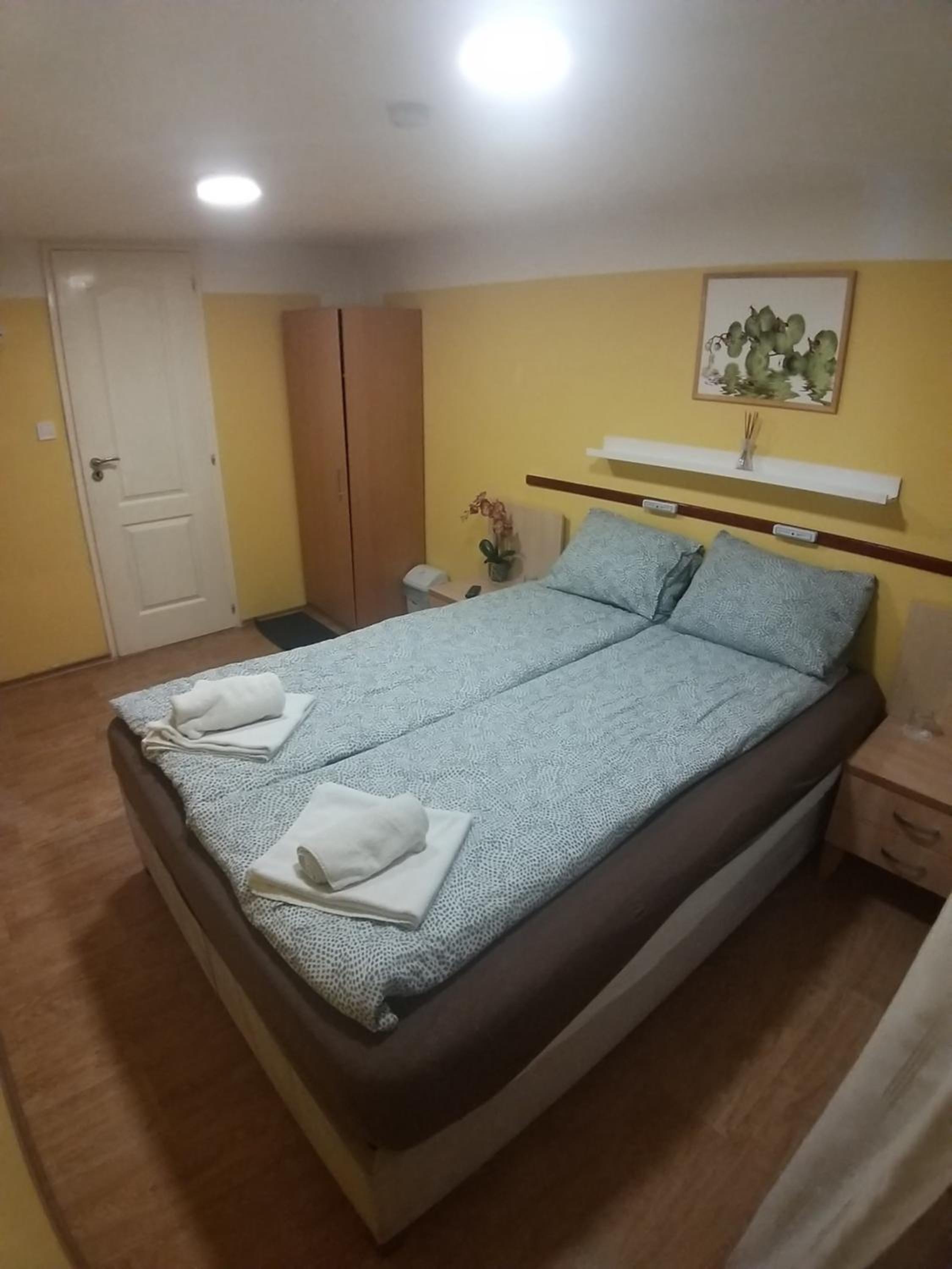 Double or Twin Room with Private Bathroom - Photo 1